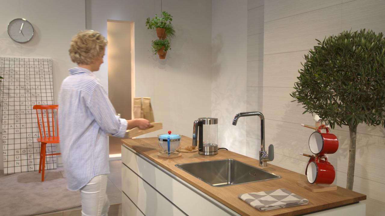 Высокий кухонный смеситель однорычажный с поворотным изливом 1jet HANSGROHE Focus M41 31821800 260 мм, с EcoSmart, цвет Сталь
