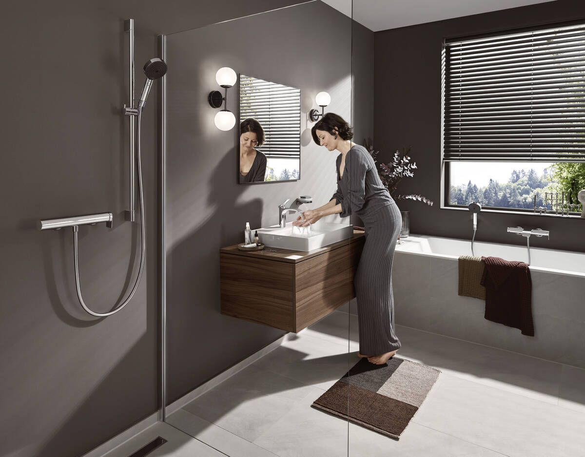 Смеситель для раковины HANSGROHE Vivenis 75020000 110 мм, со сливным гарнитуром, хром