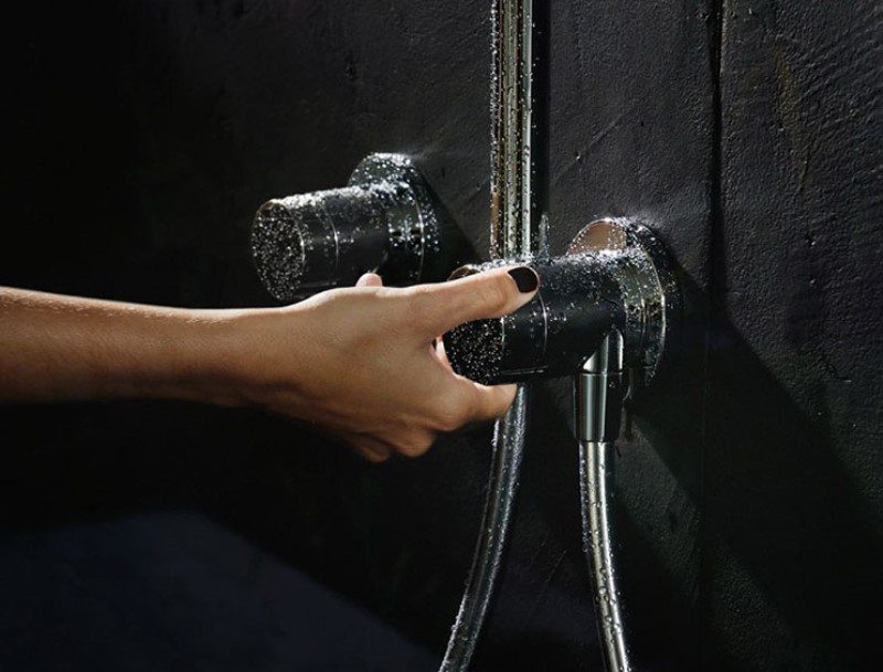 Запорный вентиль с переключателем на 2 потребителя Keuco IXMO 59557 010201 с выводом для шланга и держателем лейки хром