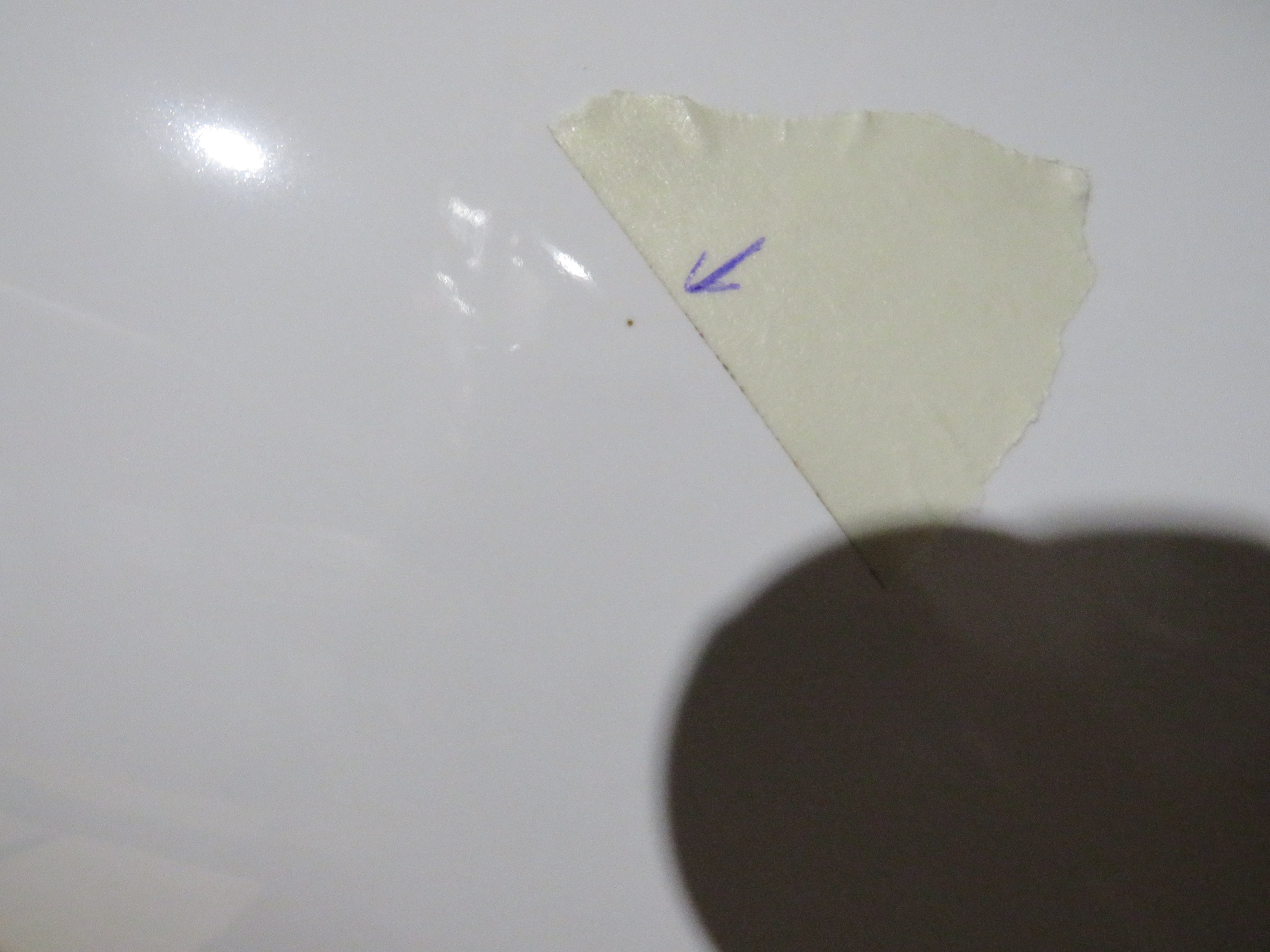 УЦЕНКА. Писсуар подвесной безободковый GSI COMMUNITY   909711_УЦ    310 мм х 350 мм, для крепежа FISRО, белый глянцевый. / Дефект: точка в эмали.