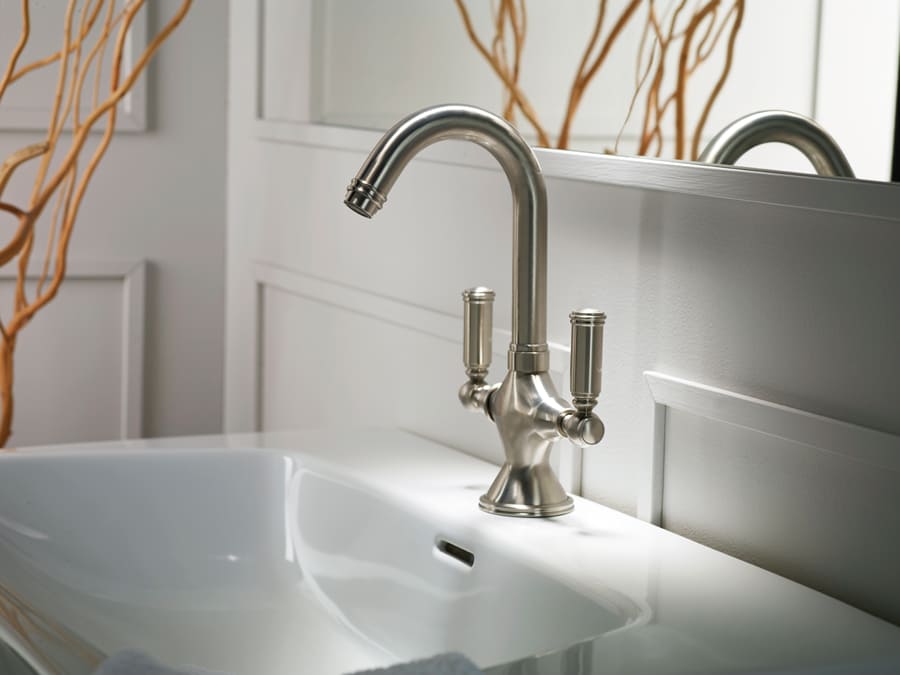 Смеситель для раковины с поворотным изливом Bossini Liberty Z001301 Хром