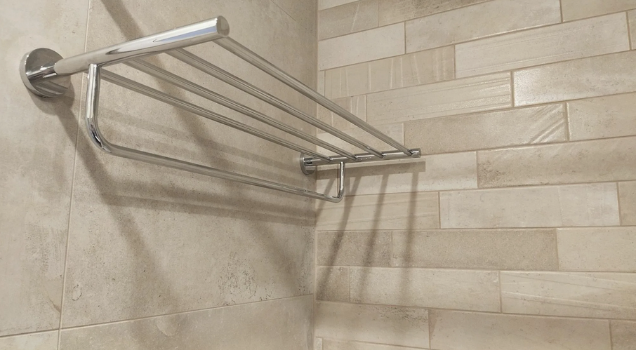 Полка для полотенец с держателем HANSGROHE LOGIS UNIVERSAL 41720000 цвет Хром