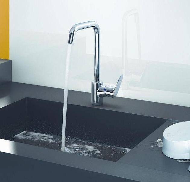Смеситель для кухни с поворотным изливом Hansgrohe Focus E2 31823000 Хром