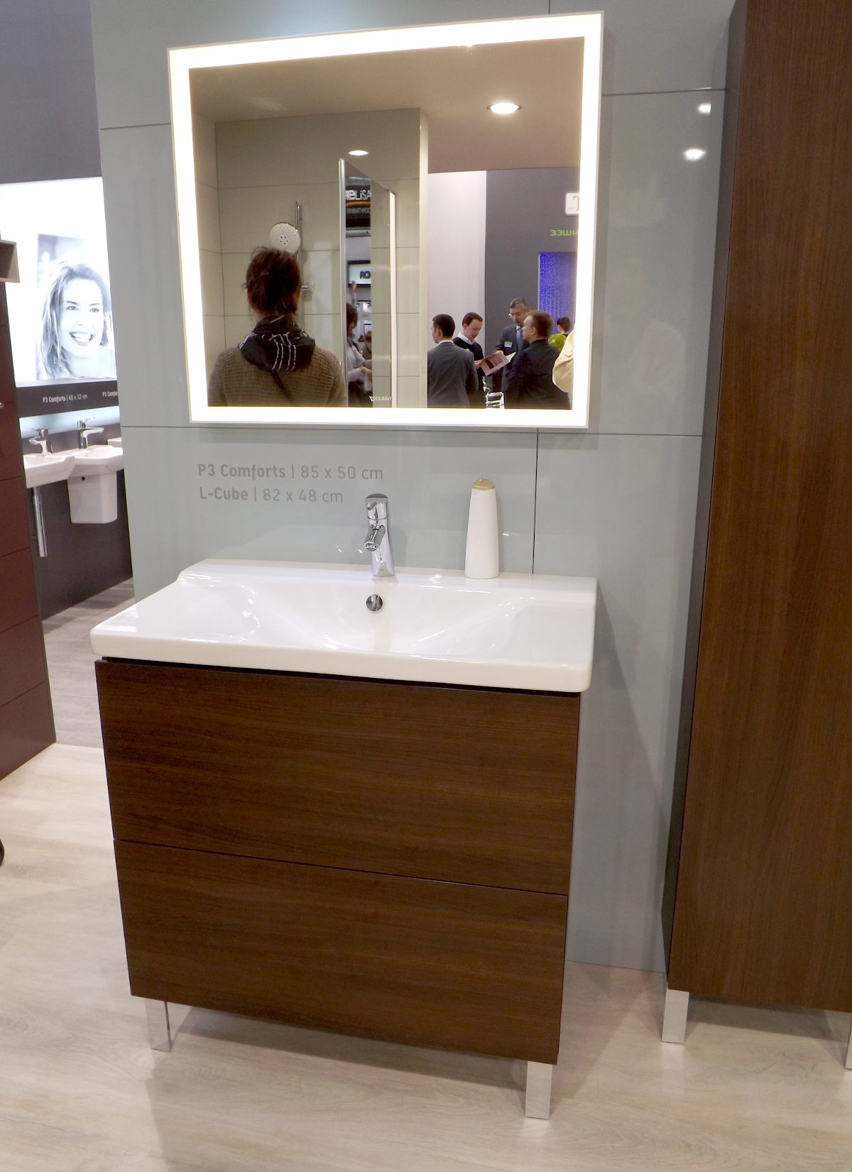 Шкаф-пенал подвесной Duravit L-Cube LC1180R5353 каштан темный