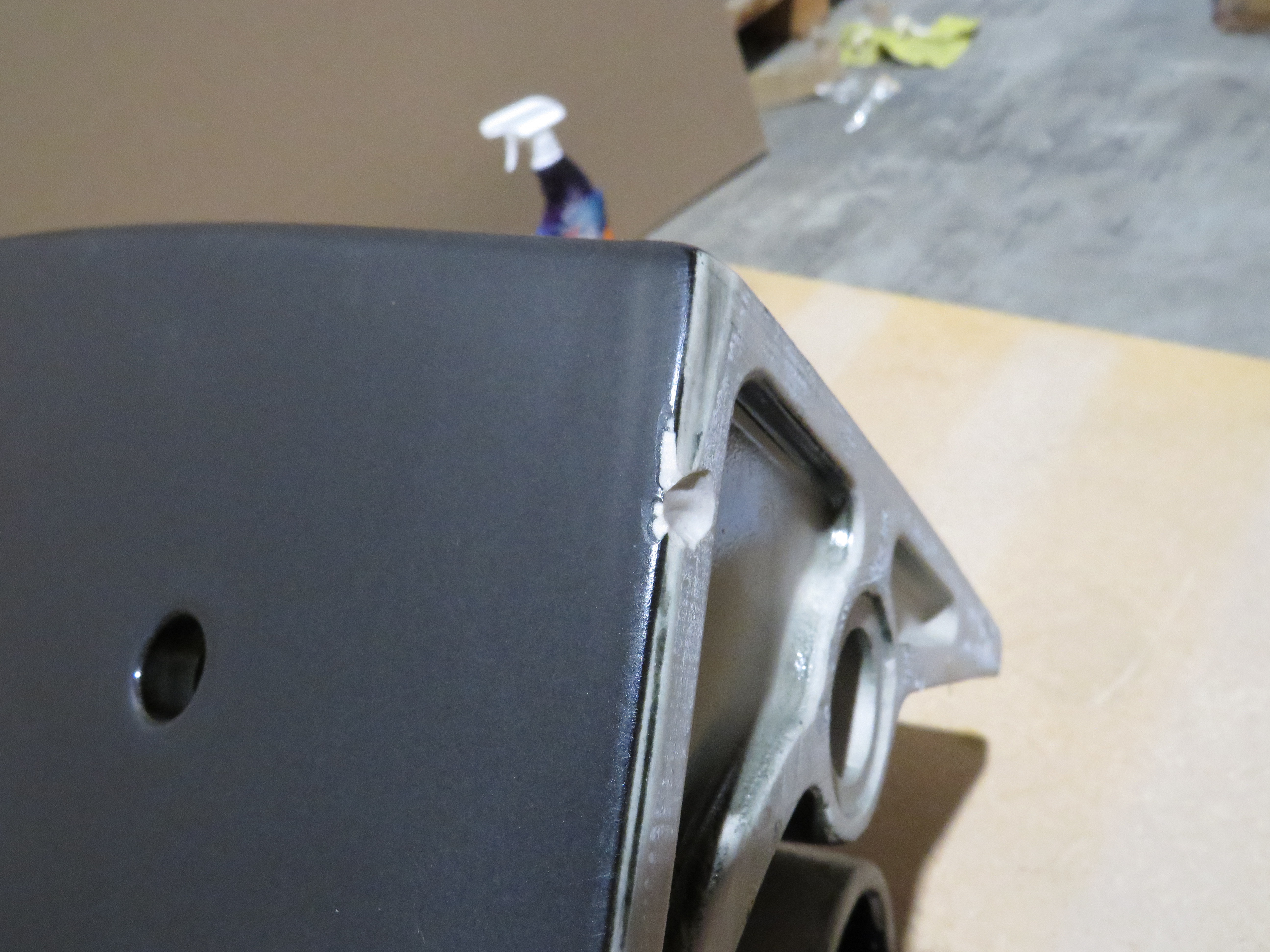 УЦЕНКА, Унитаз подвесной GSI MODO   981626_УЦ/1     Swirlflush, для крепежа FISR2, чёрный матовый Ardesia. /Дефект: небольшой скол керамики и глазури