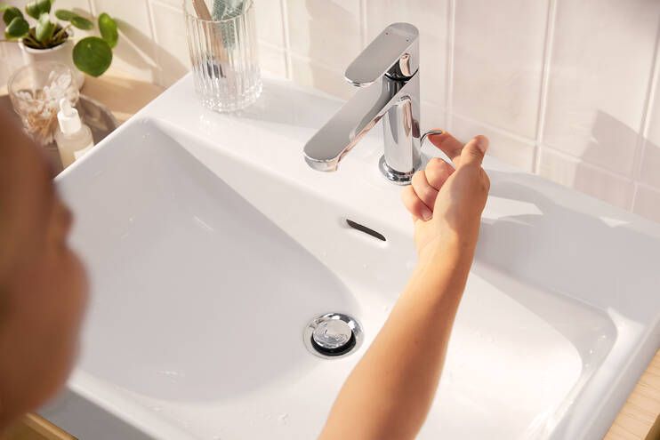 Смеситель однорычажный для раковины HANSGROHE REBRIS S 72588000 110 мм, с CoolStart, c донным клапаном, хром
