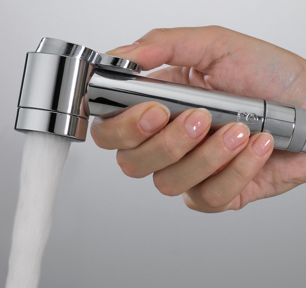 Гигиеническая лейка с клапаном подачи воды Bossini Paloma Aerato B01443 Хром