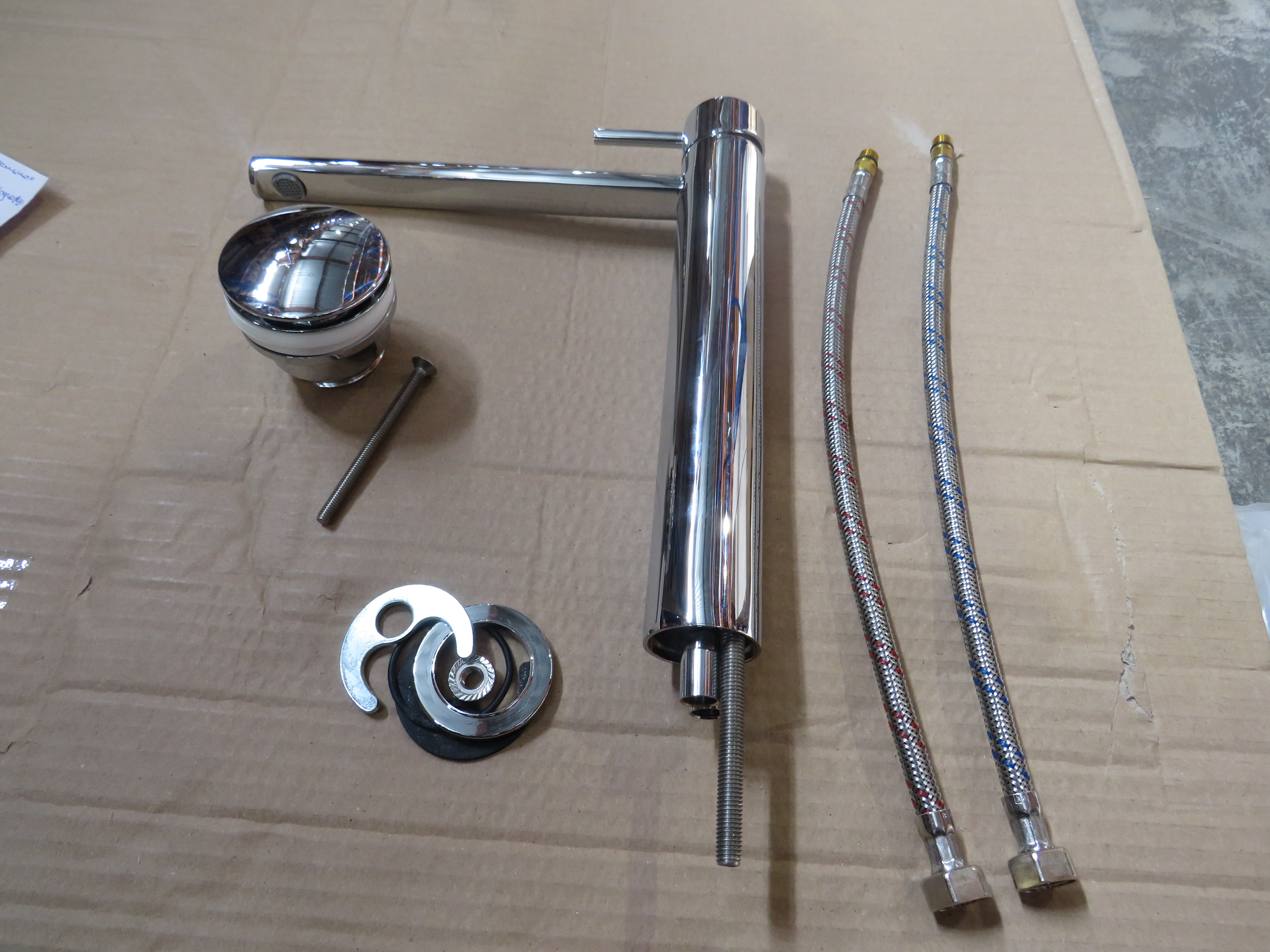 УЦЕНКА. Смеситель для раковины высокий Bossini Oki   Z005303.030_УЦ   с донным клапаном, Хром/ Товар с выставки. Мелкие царапины. Состояние хорошее.