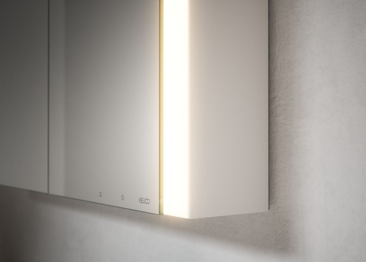 Зеркальный шкаф с подсветкой для настенного монтажа KEUCO Somaris 14504 513100 127 мм х 1200 мм х 710 мм, с 3 поворотными дверцами, цвет корпуса Белый матовый