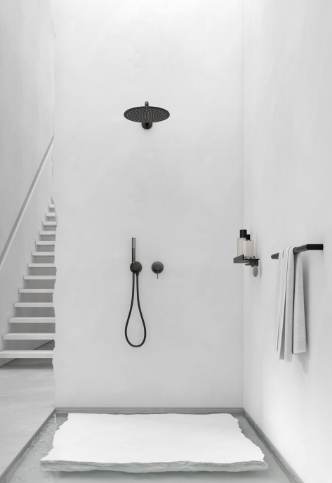 Смеситель однорычажный для душа KEUCO SOLO 59552 379501 с выводом для шланга, с круглой розеткой, чёрный матовый