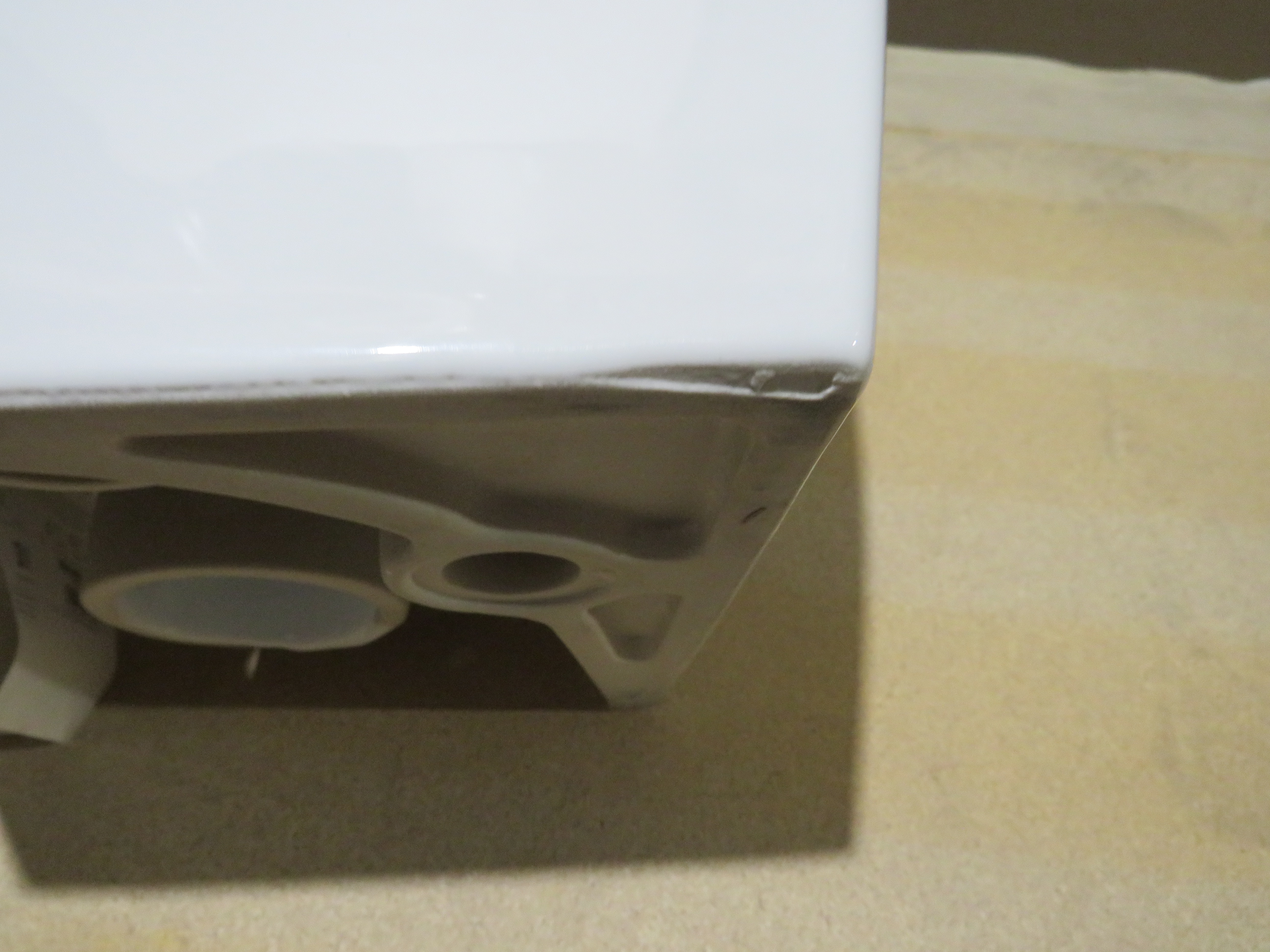 УЦЕНКА. Унитаз подвесной безободковый GSI MODO  981611_УЦ/8   520 мм х 370 мм, белый глянцевый / Дефект: неровность керамики