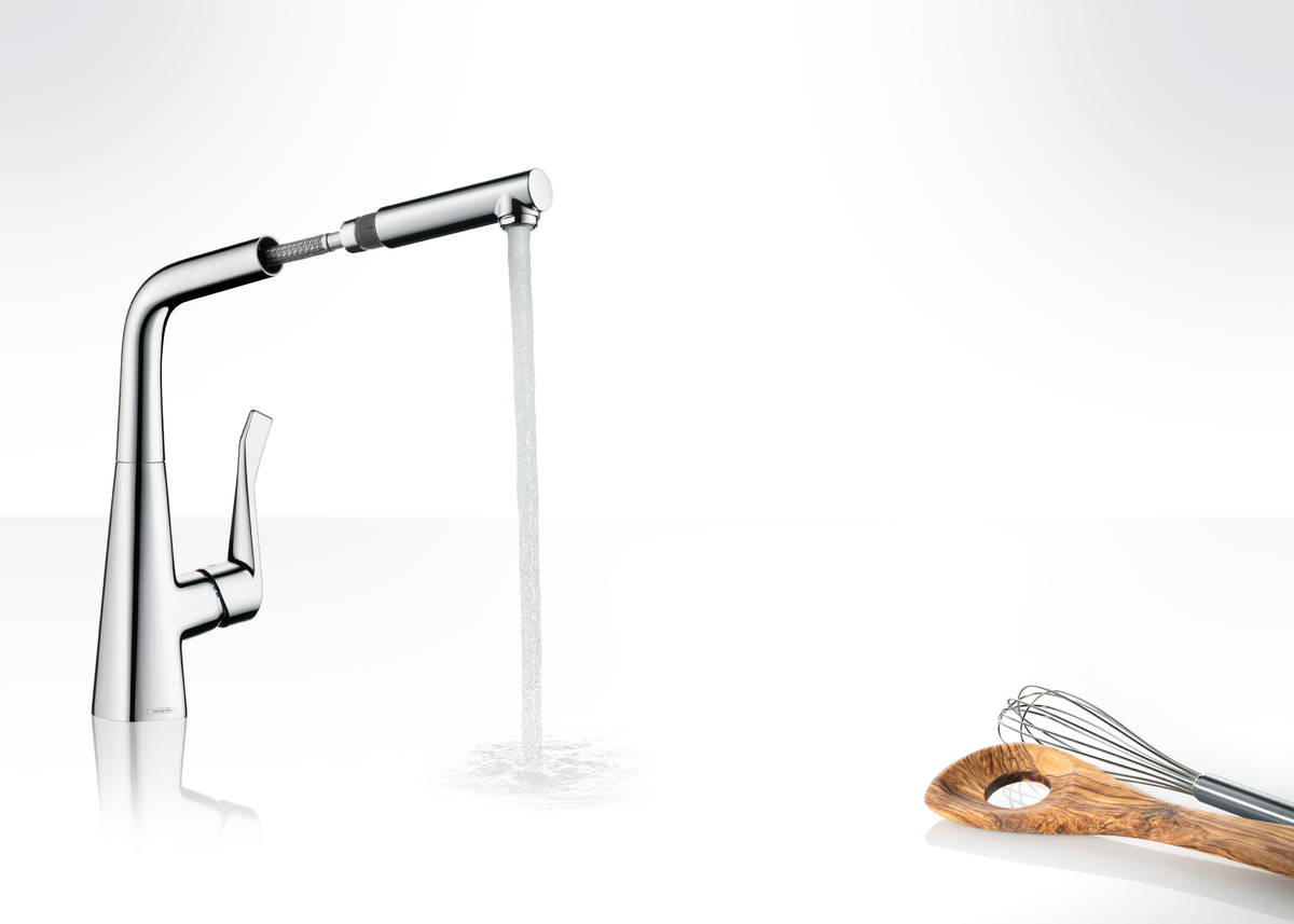Смеситель для кухни с выдвижным душем Hansgrohe Metris 14821800 Под сталь
