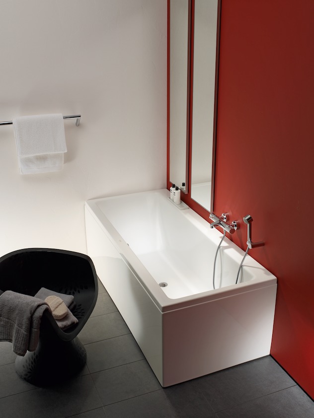 Встраиваемая ванна прямоугольная Laufen Pro 2.3095.0.000.000.1 1700х700 мм, акрил, без ножек, без рамы, без сифона, белая