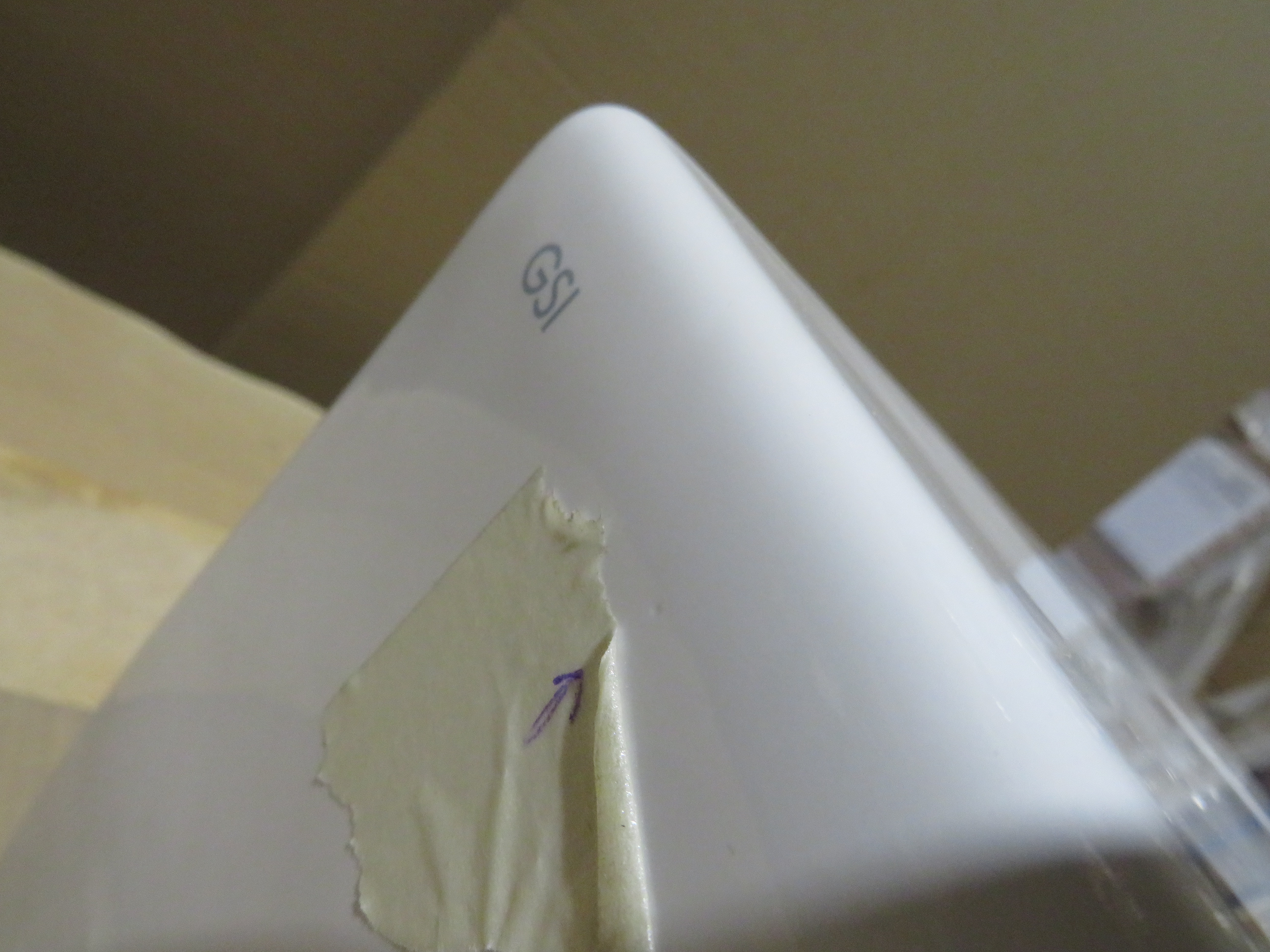 УЦЕНКА. Биде подвесное GSI NUBES   9665111_УЦ/4    550 мм х 350 мм, с отверстием под смеситель, без крепежа, цвет Белый глянцевый / Дефект: неровности керамики