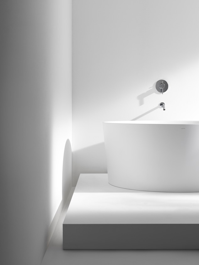 Свободностоящая  ванна  круглая  Laufen   Val  2.3128.2.000.000.1,  Ø 130 см, из материала  Sentec, белая