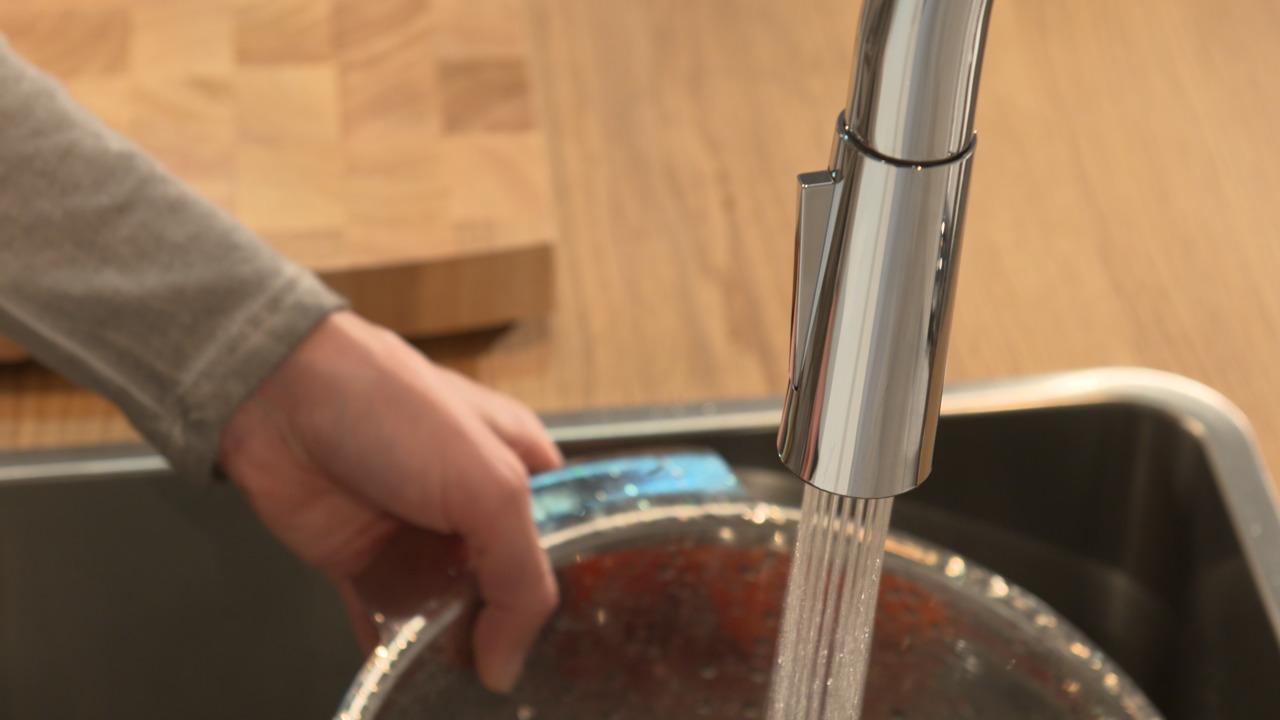 Смеситель Hansgrohe Talis S 72813000 для кухонной мойки с вытяжным душем