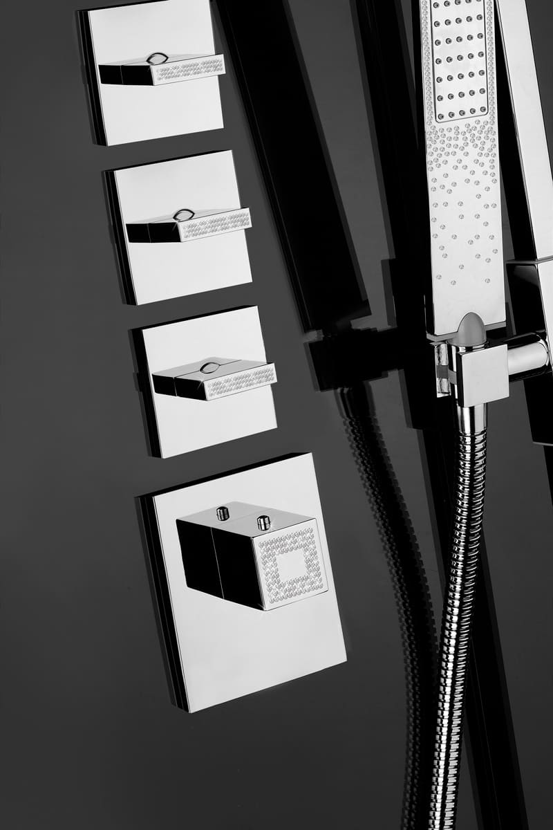 Термостатический смеситель для душа с высокой пропускной способностью Bossini Rectangular Z033205.030 цвет Хром