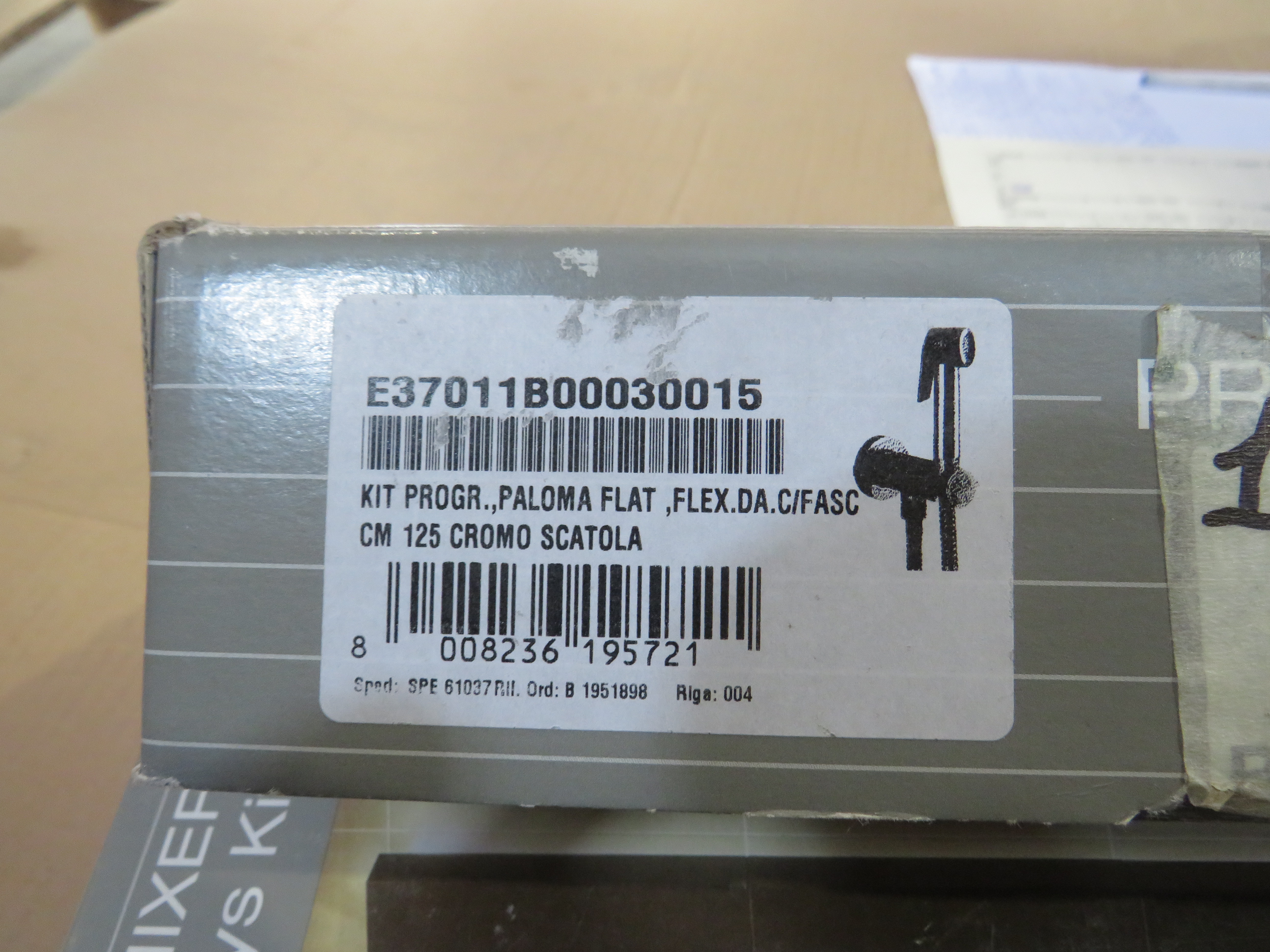 УЦЕНКА. Гигиенический душ с прогрессивным смесителем Bossini Paloma Flat  E37011B.030_УЦ   Хром (комплект) /Товар с выставки. Состояние хорошее. Проверить комплектацию при заказе.