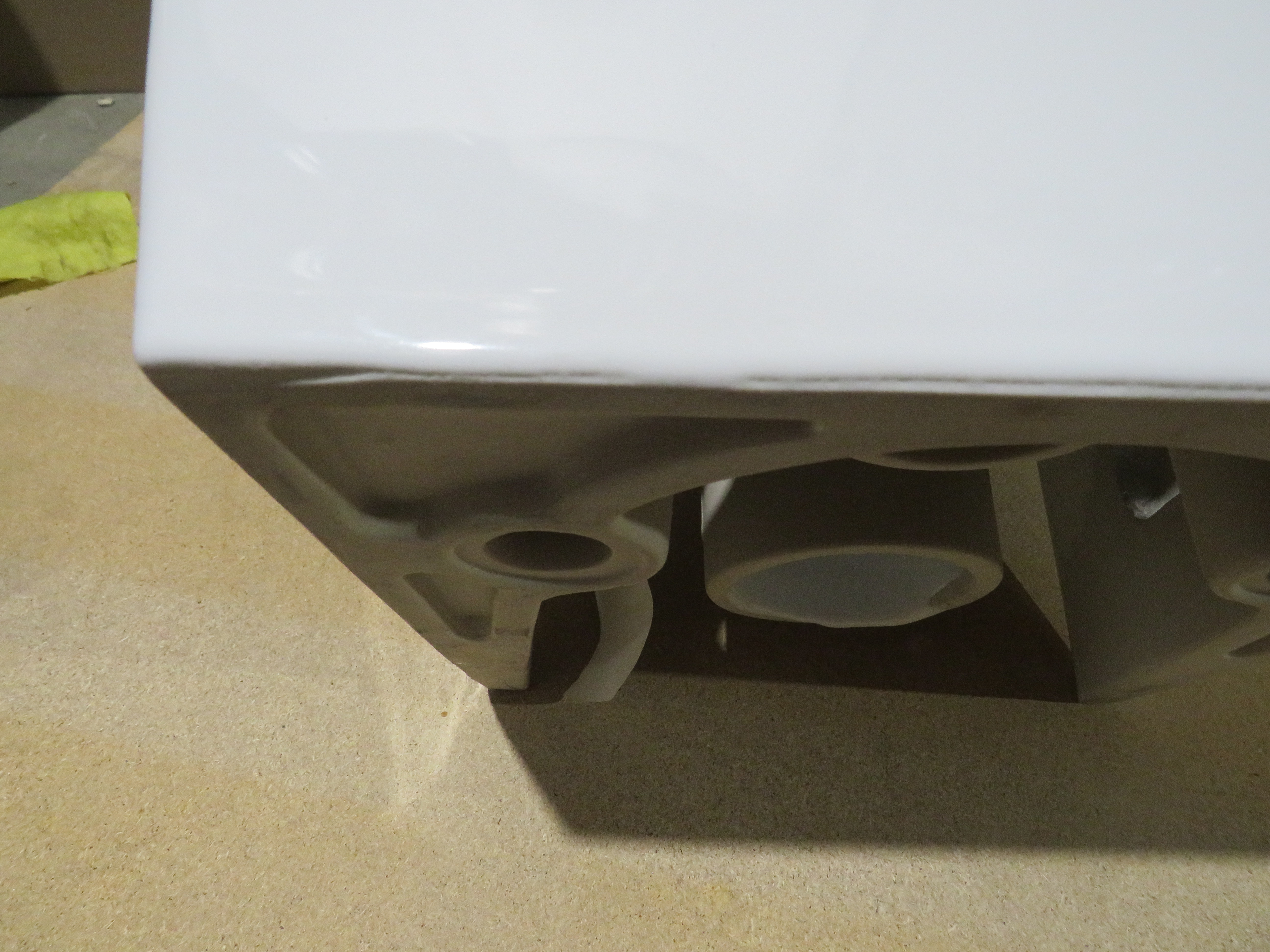 УЦЕНКА. Унитаз подвесной безободковый GSI MODO  981611_УЦ/8   520 мм х 370 мм, белый глянцевый / Дефект: неровность керамики