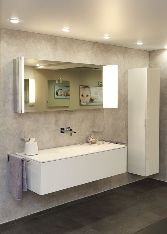 Шкаф - пенал высокий подвесной KEUCO EDITION 11 31331 380002 петли справа, 3 стеклянные полки, с корзиной для белья, корпус/фасад структурный лак, белый