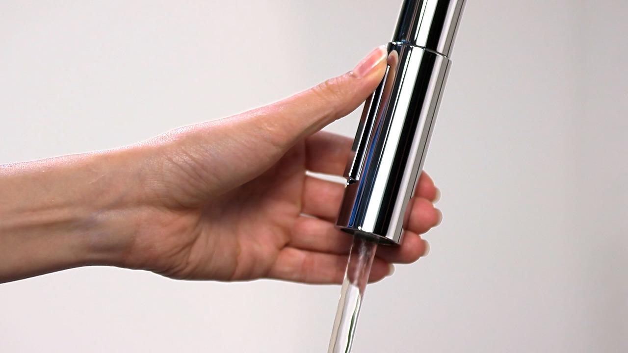 Кухонный смеситель однорычажный с вытяжным душем 2jet HANSGROHE Focus M41 31815000 240 мм, цвет Хром