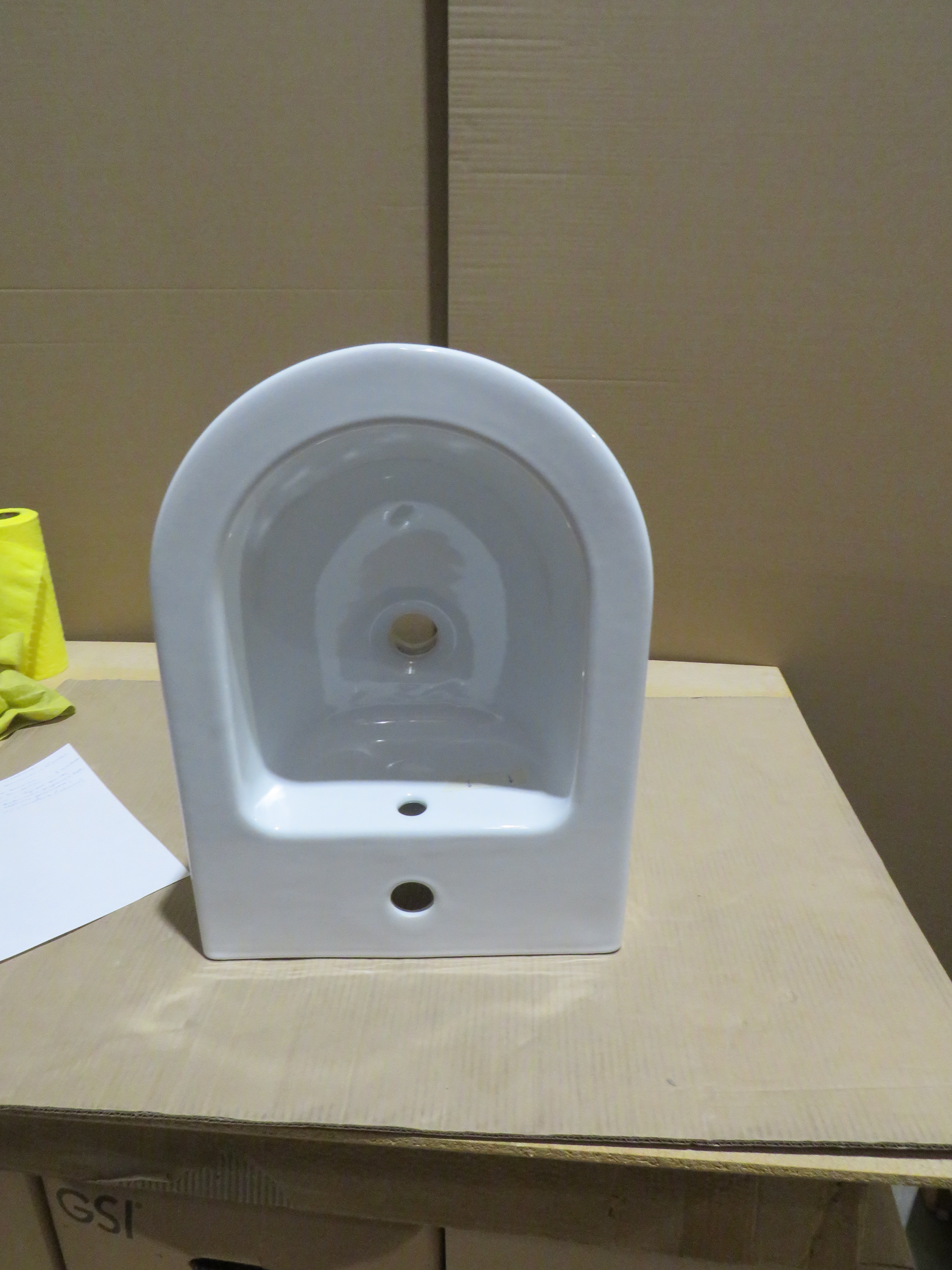 УЦЕНКА. Биде подвесное GSI PURA   8864111_УЦ/2     500 мм х 360 мм, с отверстием под смеситель, с переливом, без крепежа FISR2, белый глянцевый /Дефект: точки, уколы в эмали