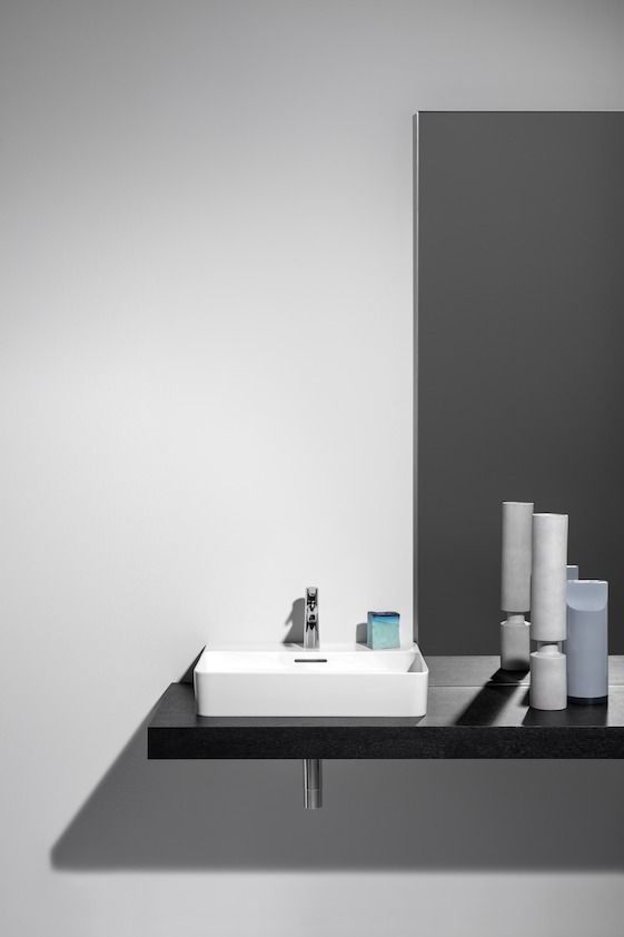 Раковина накладная  Laufen  Val  8.1628.4.000.109.1   65 см, SaphirKeramik, без отверстия для смесителя, с переливом