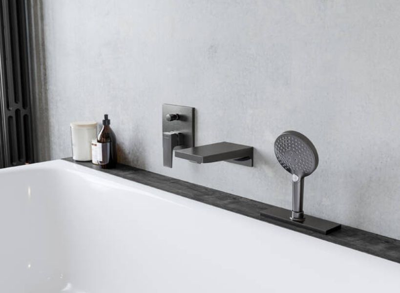 Излив на ванну настенный широкий HANSGROHE Metropol 32543340 вылет 185 мм, цвет Чёрный шлифованный хром