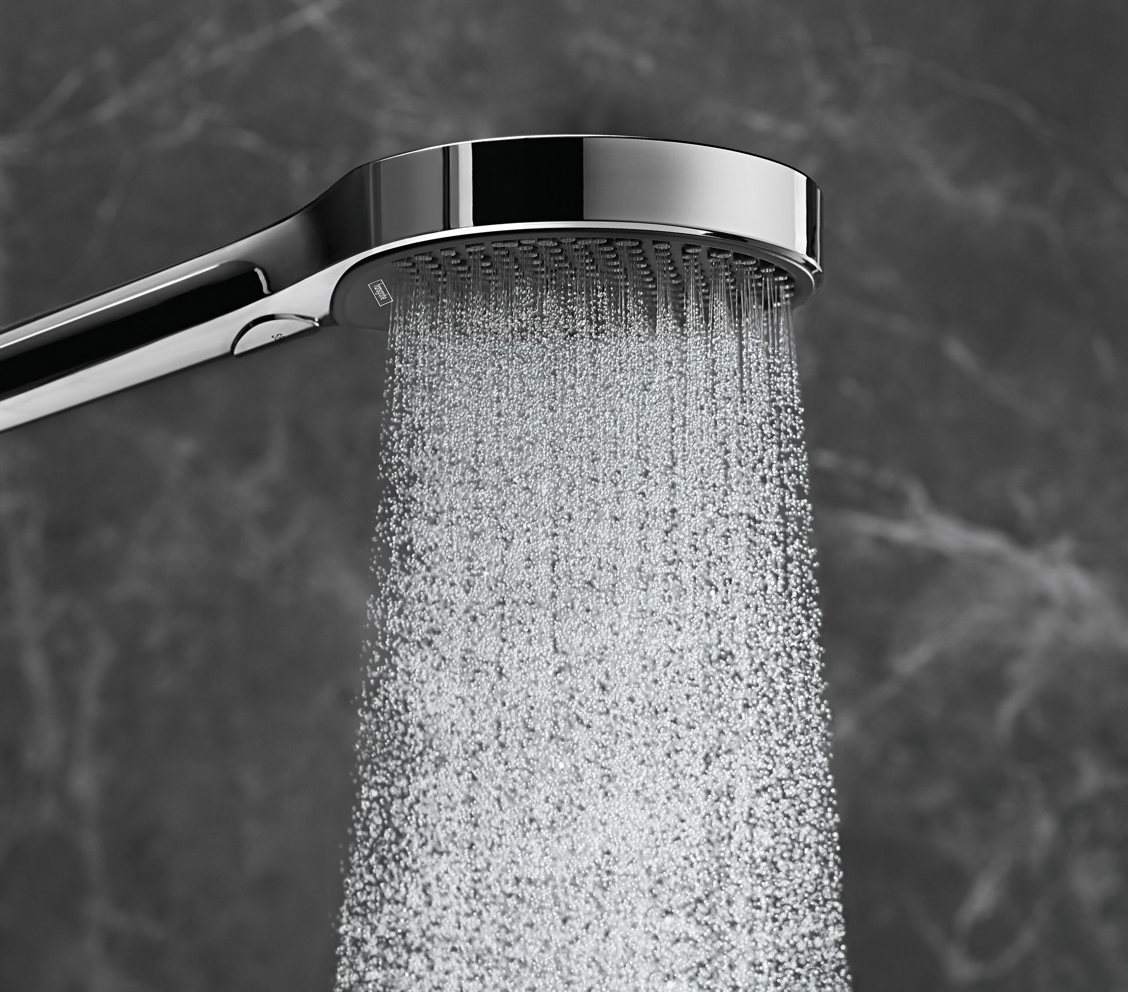 Душевой набор Hansgrohe Rainfinity 27673000 с двумя полками хром