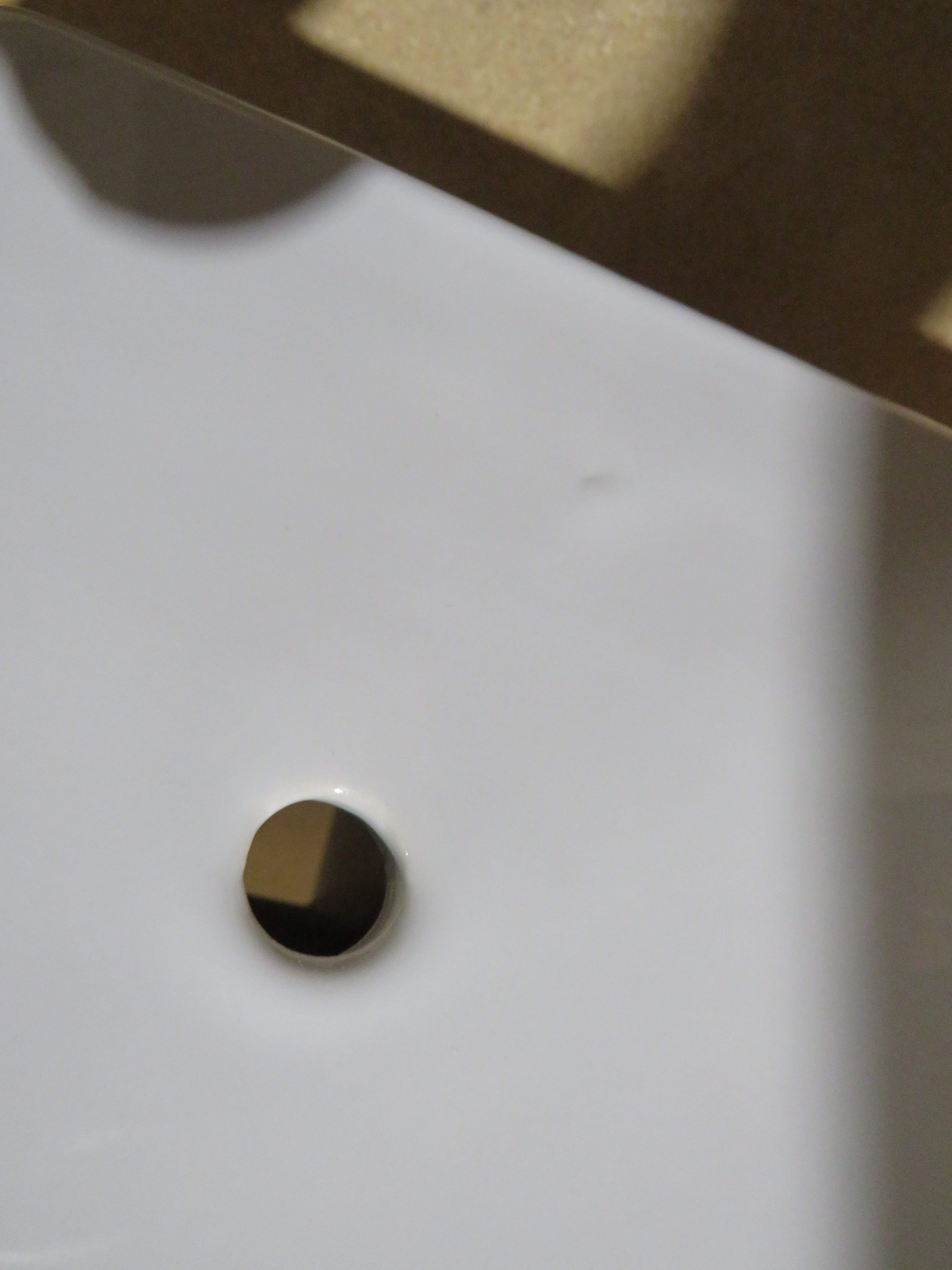 УЦЕНКА. Унитаз подвесной безободковый GSI MODO  981611_УЦ/11   520 мм х 370 мм, белый глянцевый / Дефект: небольшая неровность 