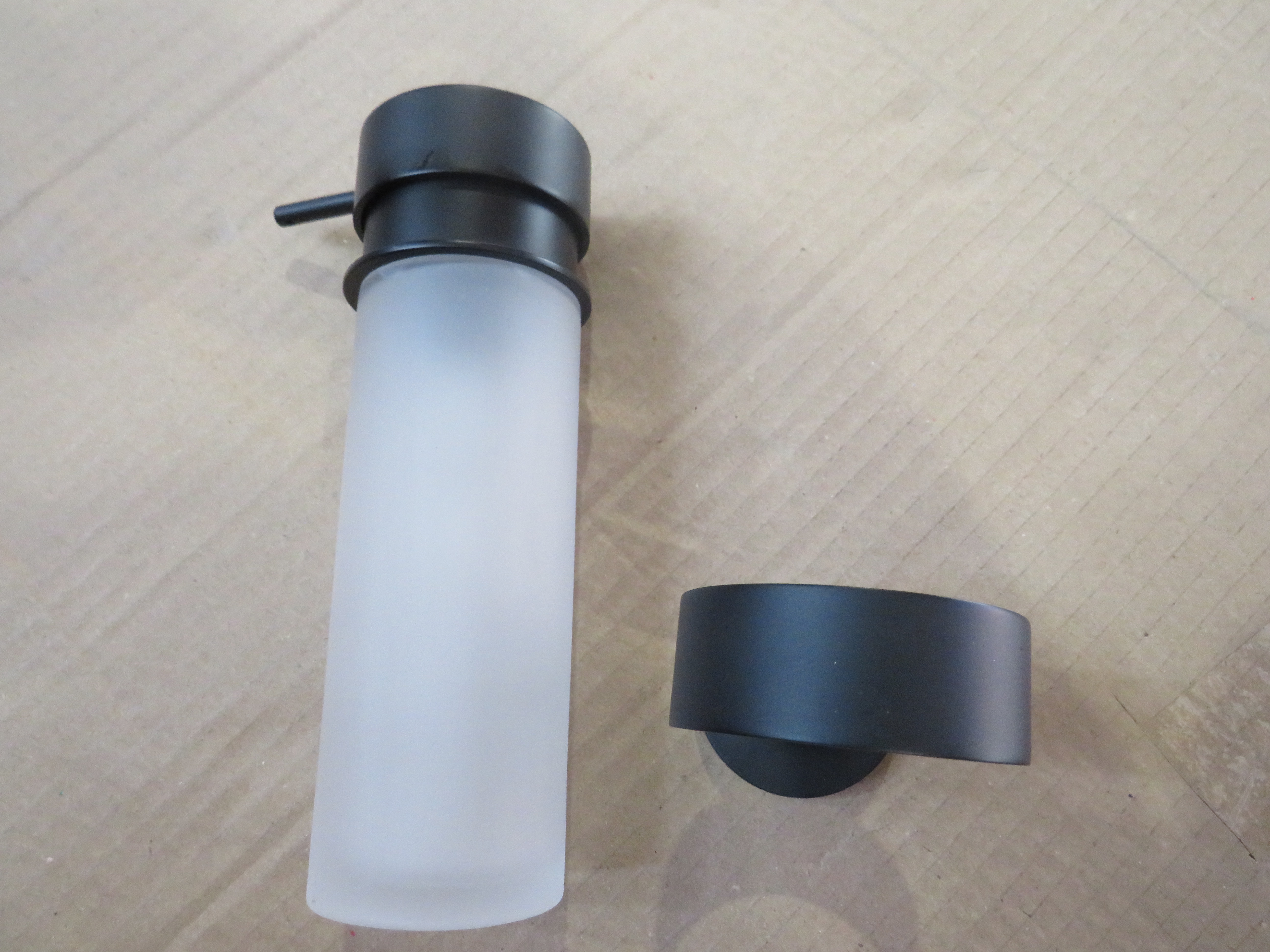 УЦЕНКА. Дозатор Duravit Starck T  0099354600_УЦ   черный / Изделие с выставки, потертостей нет. Состояние отличное.