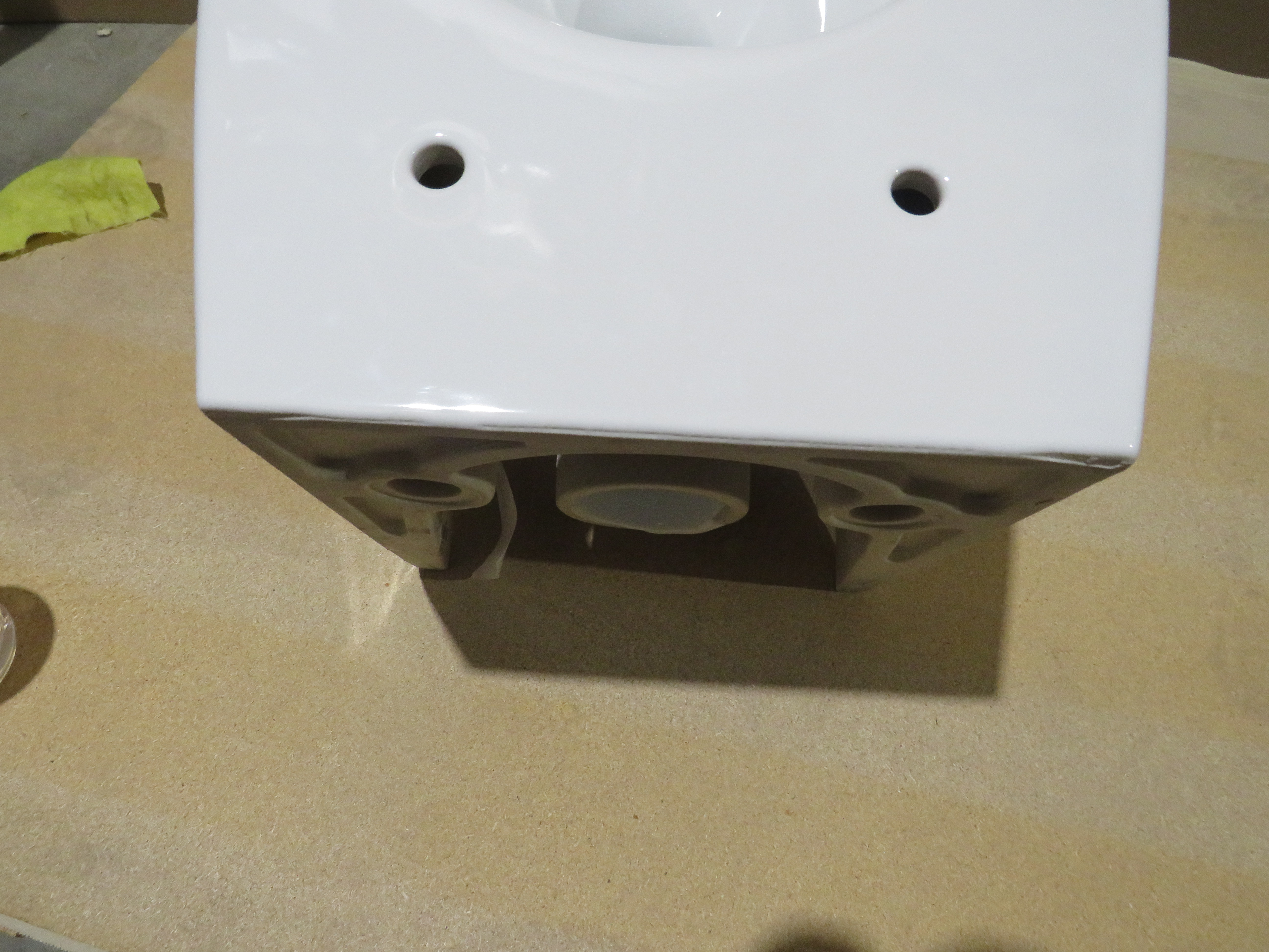 УЦЕНКА. Унитаз подвесной безободковый GSI MODO  981611_УЦ/8   520 мм х 370 мм, белый глянцевый / Дефект: неровность керамики