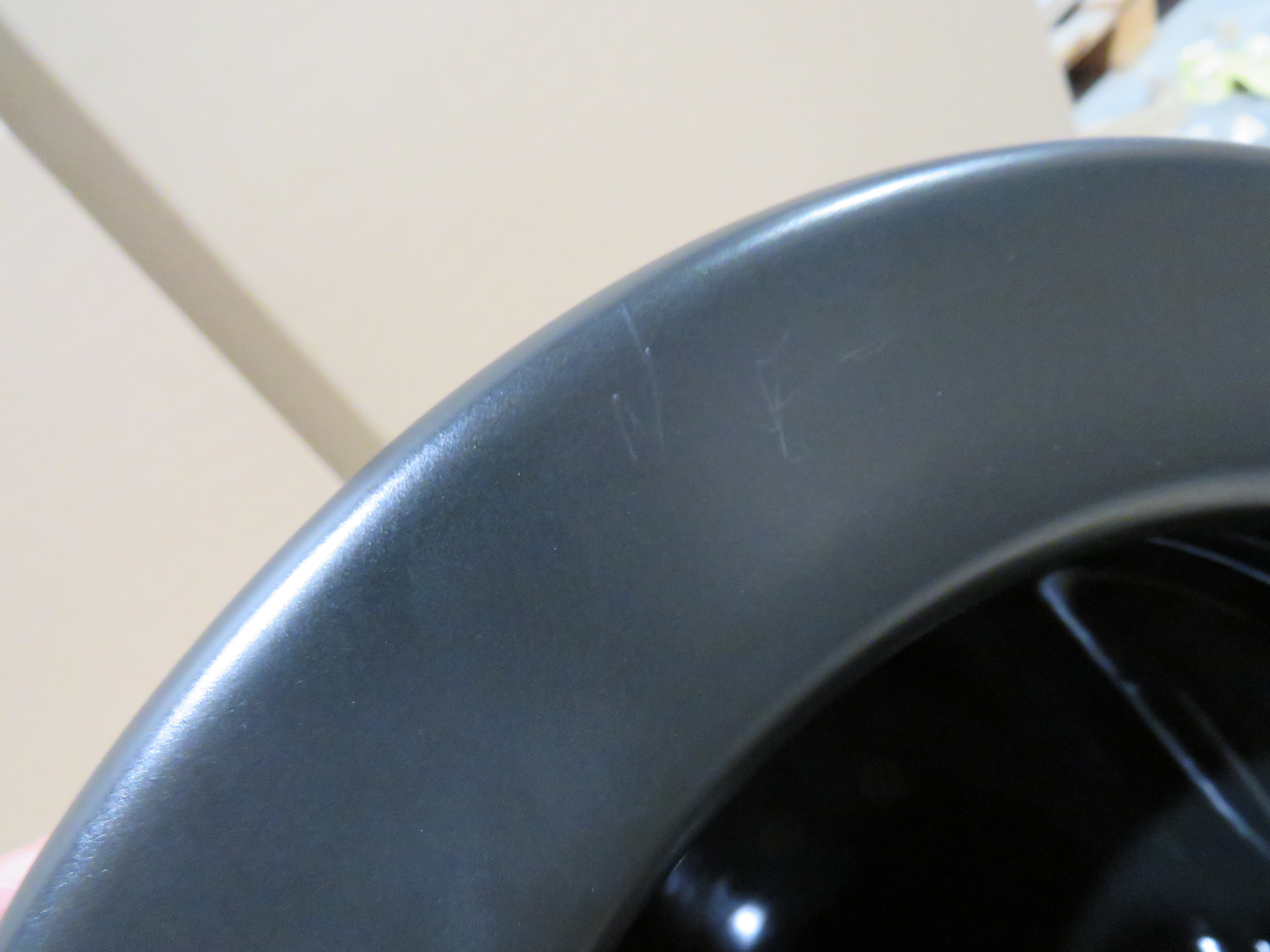 УЦЕНКА, Унитаз подвесной GSI MODO   981626_УЦ/3     Swirlflush, для крепежа FISR2, чёрный матовый Ardesia. /Дефект: потертости на ободк