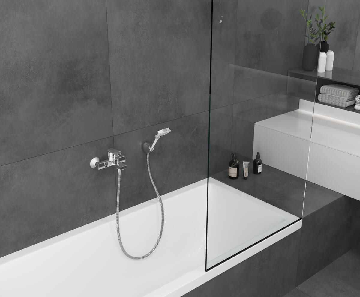 Смеситель для ванны однорычажный HANSGROHE Vernis Shape 71450670  внешнего монтажа, матовый чёрный