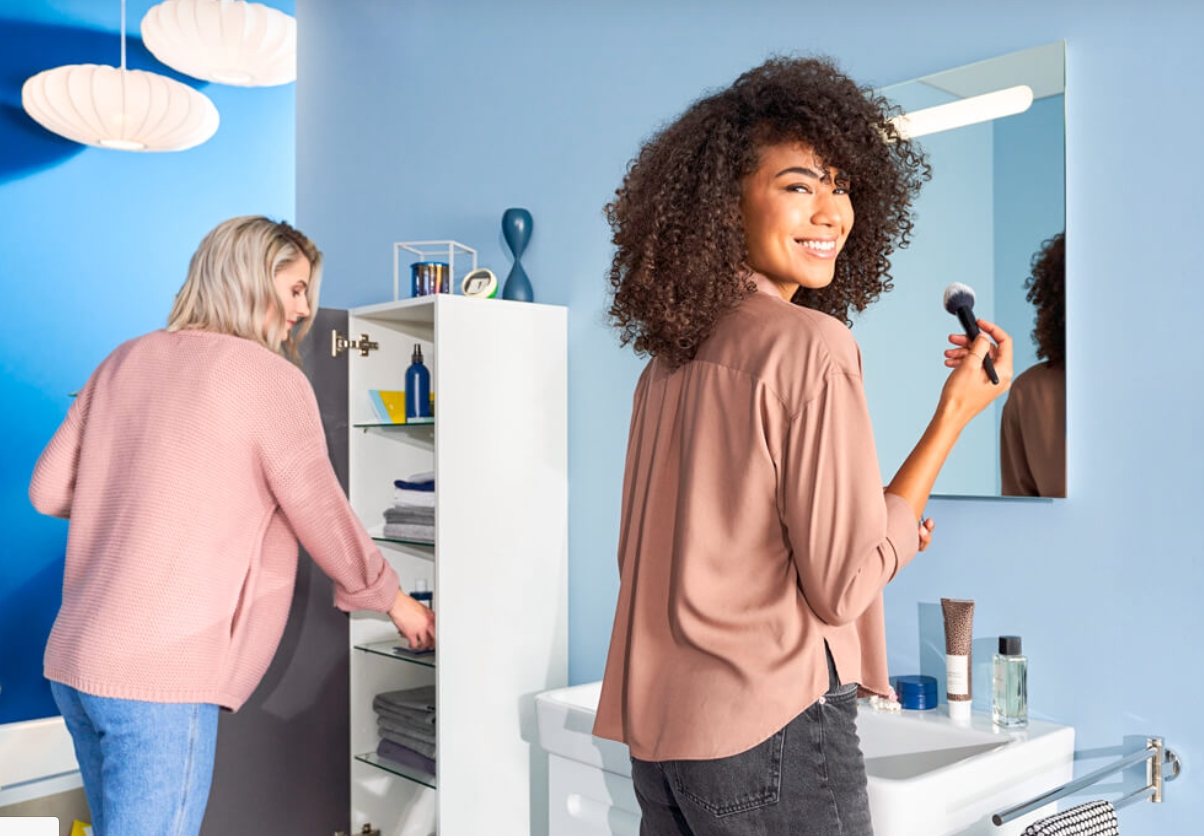 Средний шкаф - пенал подвесной  DURAVIT Duravit No.1 N11308L18180000 петли слева 400 мм х 1320 мм, 4 стеклянных полки, белый матовый