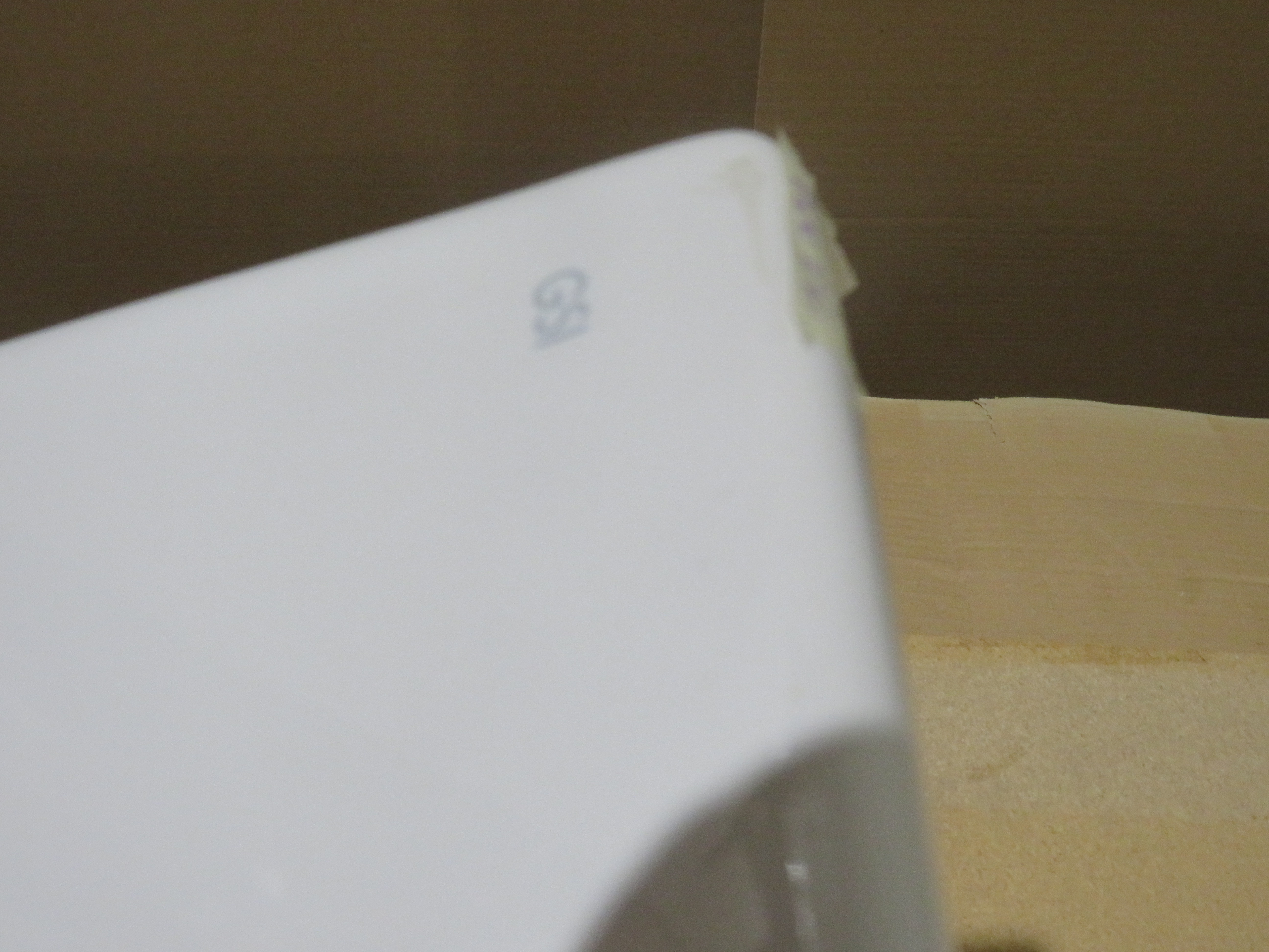 УЦЕНКА. Биде напольное GSI KUBE X   9462111_УЦ/1    550 мм х 360 мм, с отверстием под смеситель, с переливом, без крепежа FISSVBT, белое глянцевое /Дефект: Точки, уколы и потертость эмали 