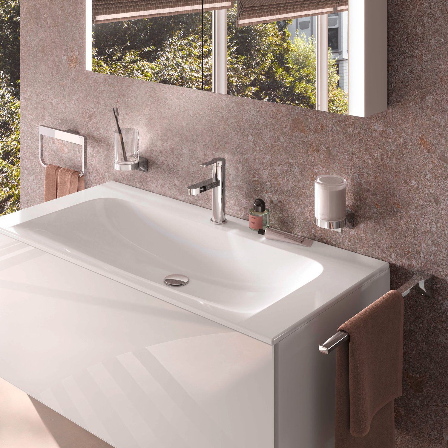 Дозатор жидкого мыла с хрустальной колбой KEUCO AVENO 14652 019000 с клеевым комплектом, цвет Хром