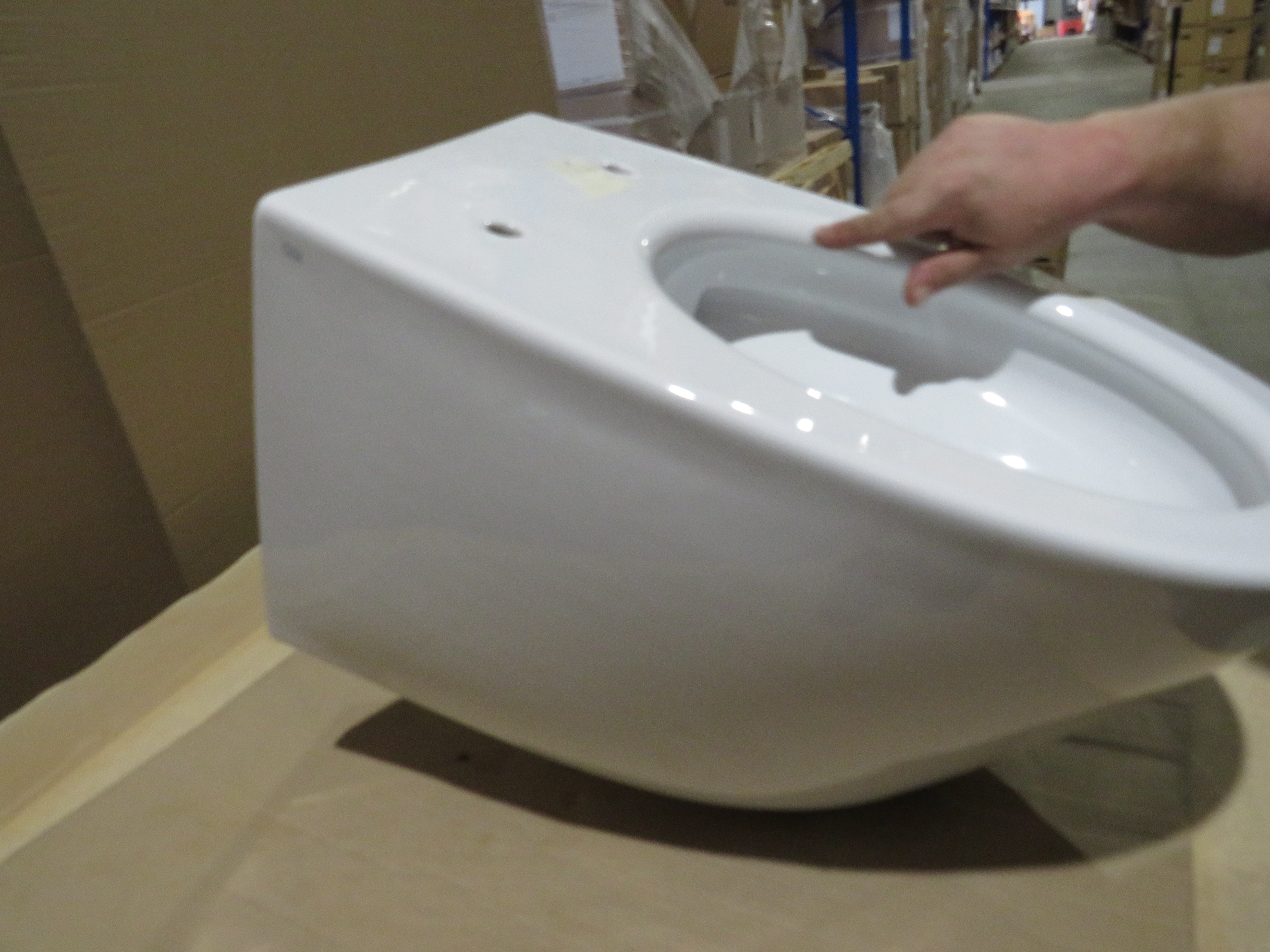 УЦЕНКА. Унитаз подвесной безободковый GSI MODO  981611_УЦ/15   520 мм х 370 мм, белый глянцевый / Дефект:  Уколы в эмали.