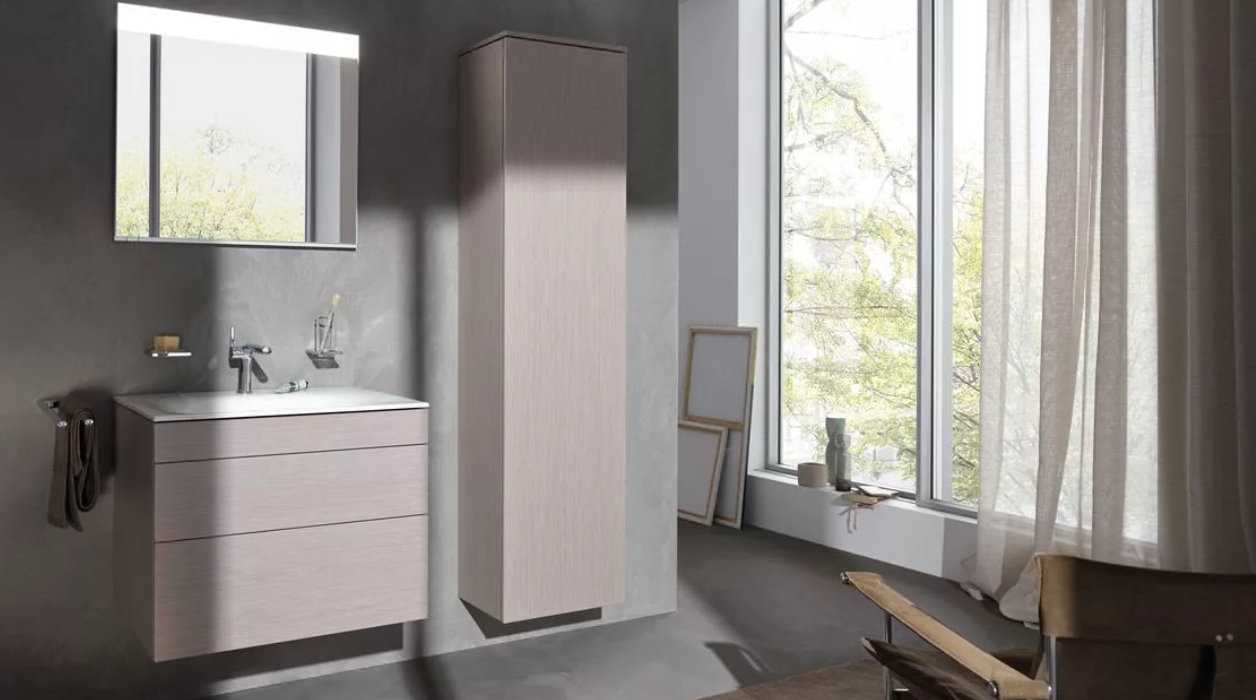 Шкаф высокий подвесной KEUCO EDITION 400 31730 680002 петли справа, 4 стеклянные полки, корпус/фасад шпон, грецкий орех