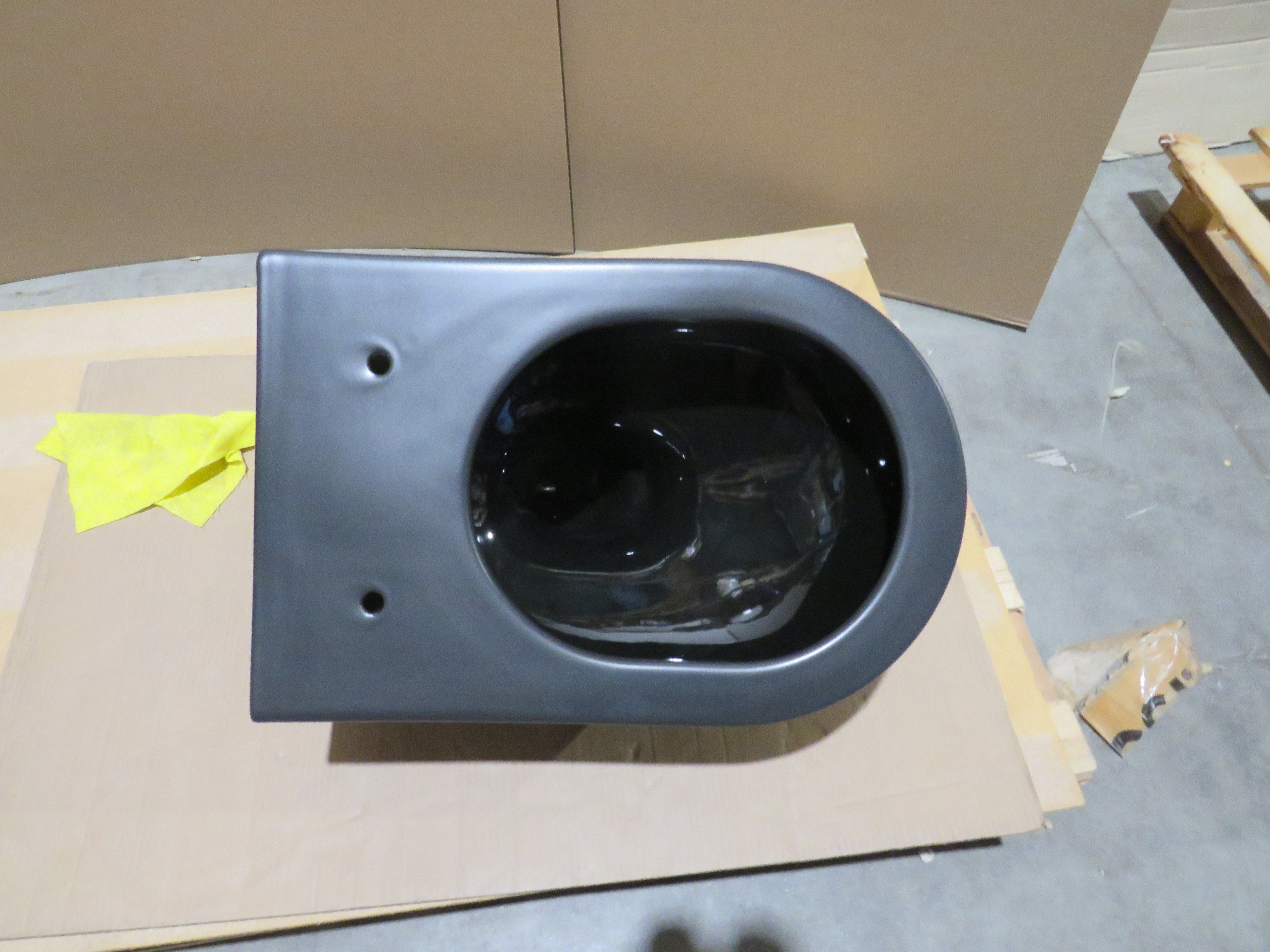 УЦЕНКА. Унитаз подвесной безободковый GSI PURA  881526_УЦ/9   550 мм х 360 мм, с Swirlflush, для крепежа FISR2, чёрный матовый Ardesia / Дефект: Неравномерность покраски