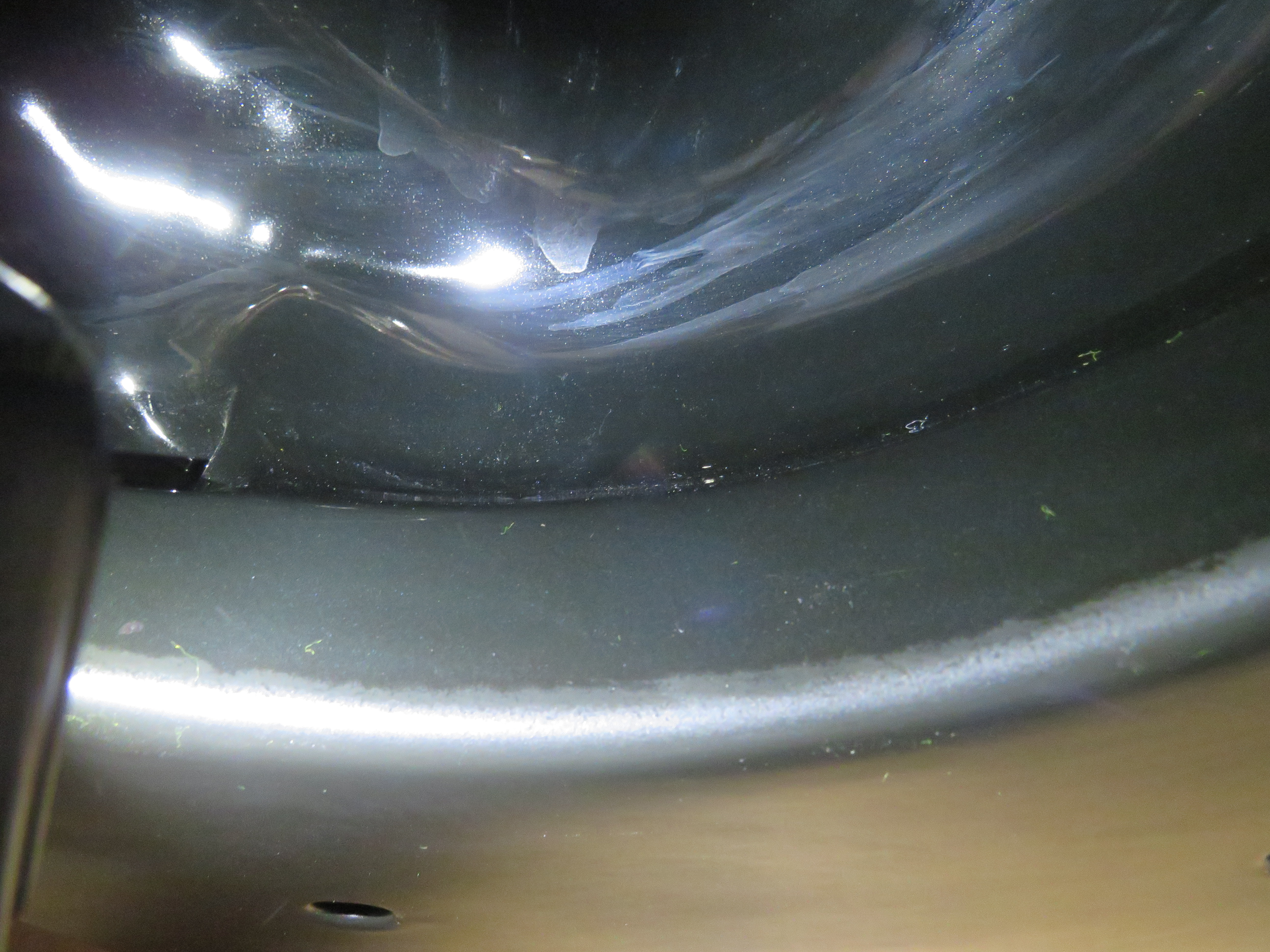 УЦЕНКА. Унитаз подвесной безободковый GSI PURA  881526_УЦ/6   550 мм х 360 мм, с Swirlflush, для крепежа FISR2, чёрный матовый Ardesia / Дефект: Неравномерность покраски на ободке