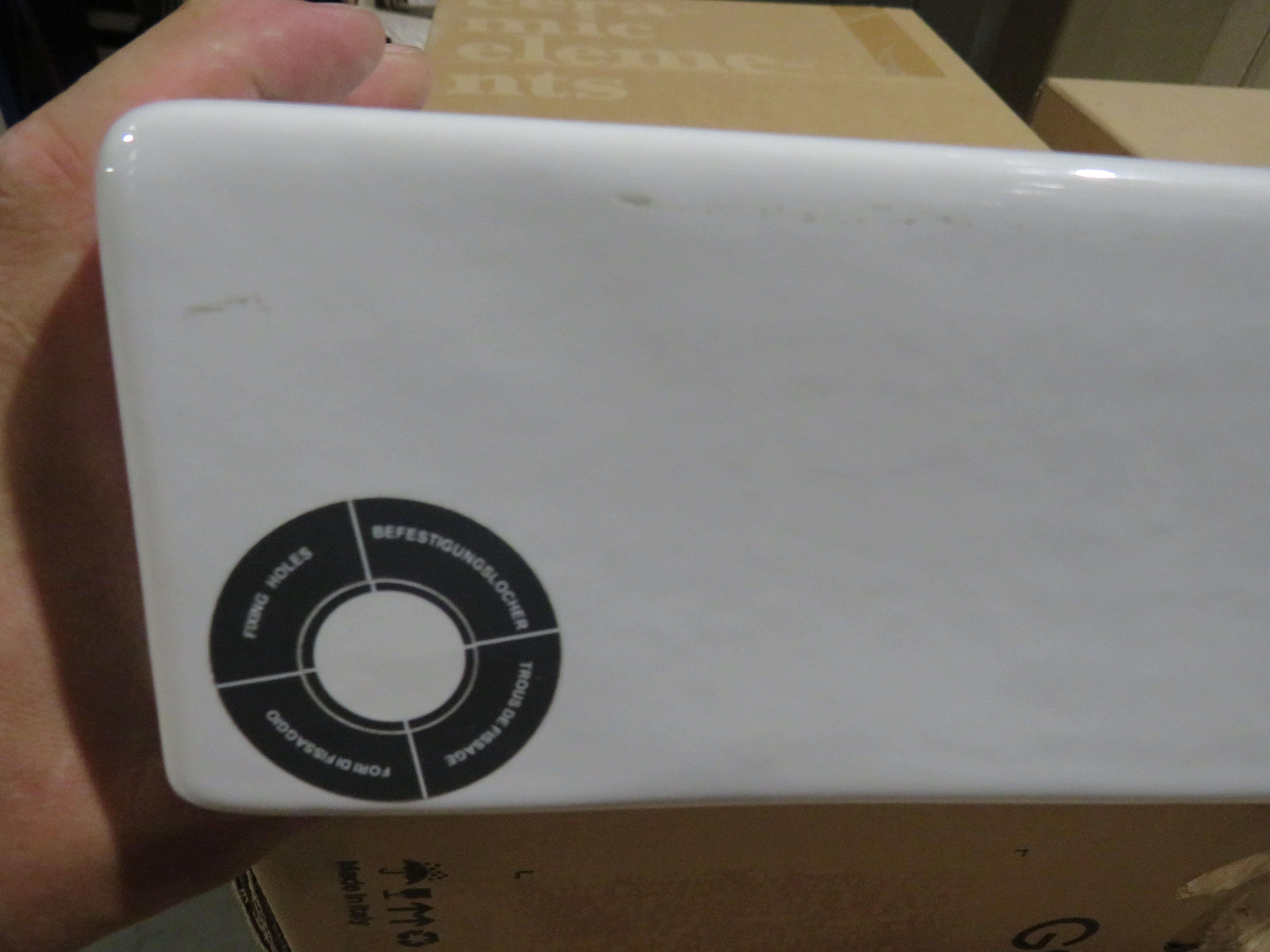 УЦЕНКА. Раковина накладная/подвесная GSI NUBES   9637111_УЦ/1   500 мм х 250 мм х 135 мм, без перелива, с отверстием под смеситель справа или слева, цвет Белый глянцевый /Дефект: потертость эмали