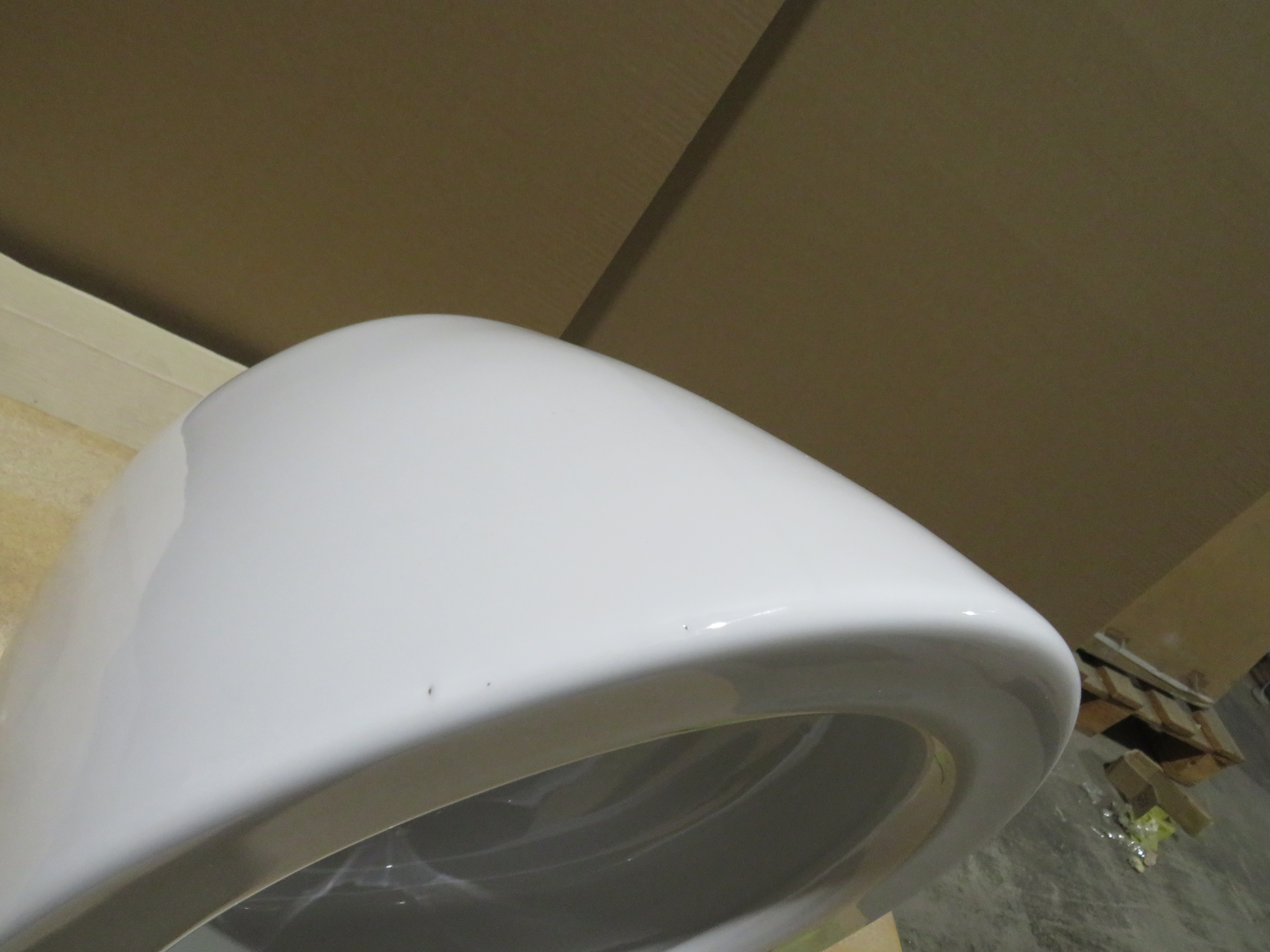 УЦЕНКА. Унитаз подвесной безободковый GSI MODO  981611_УЦ/10   520 мм х 370 мм, белый глянцевый / Дефект:  уколы в эмали