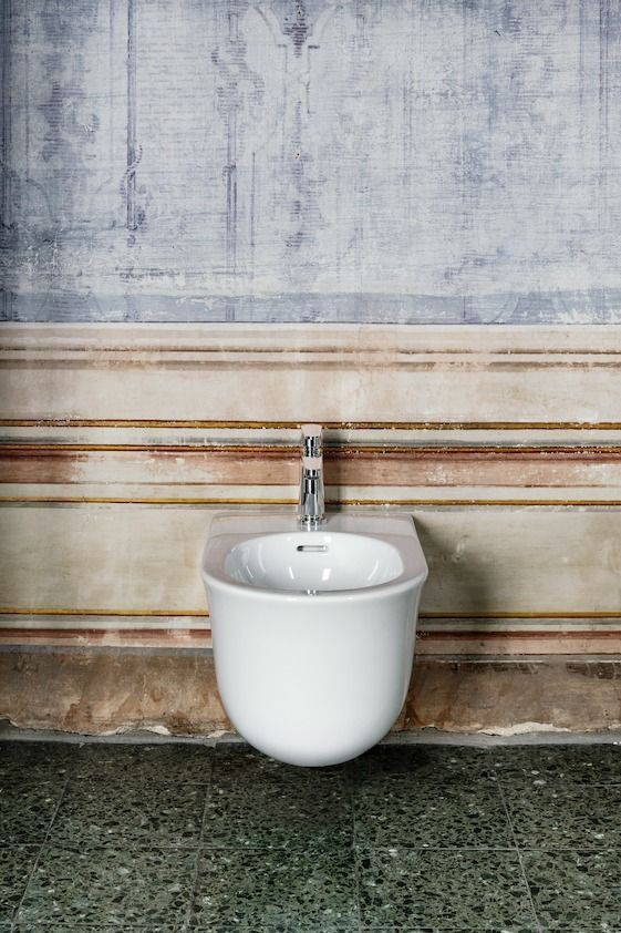 Смеситель для биде  LAUFEN   New Classic  3.4185.1.004.111.1, фиксированный излив 110 мм, шарнирный  аэратор, донный клапан, хром 