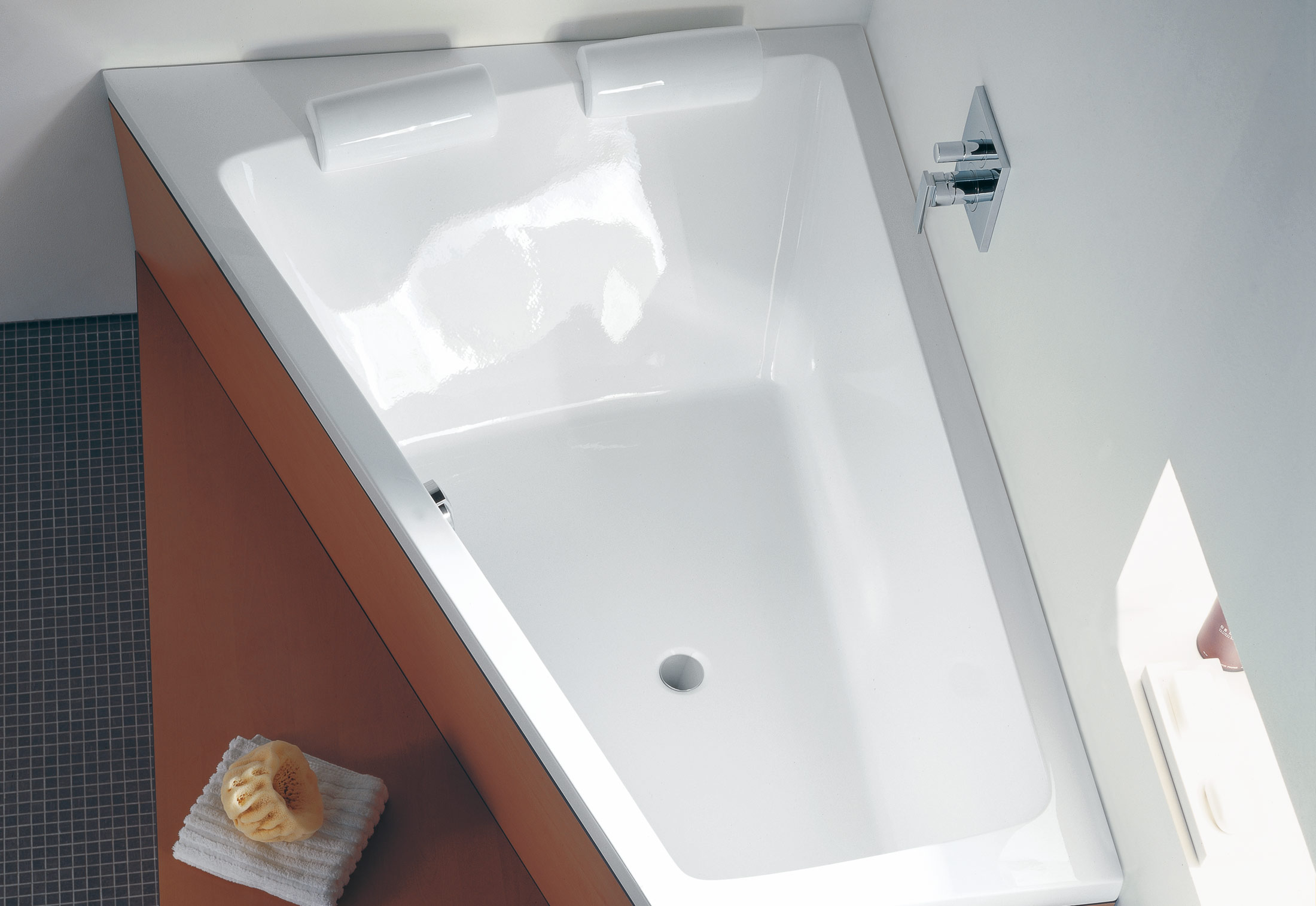 Акриловая ванна Duravit Paiova 700216000000000 1800 х 1400 c наклоном для спины слева, встраиваемая, угловая, белая