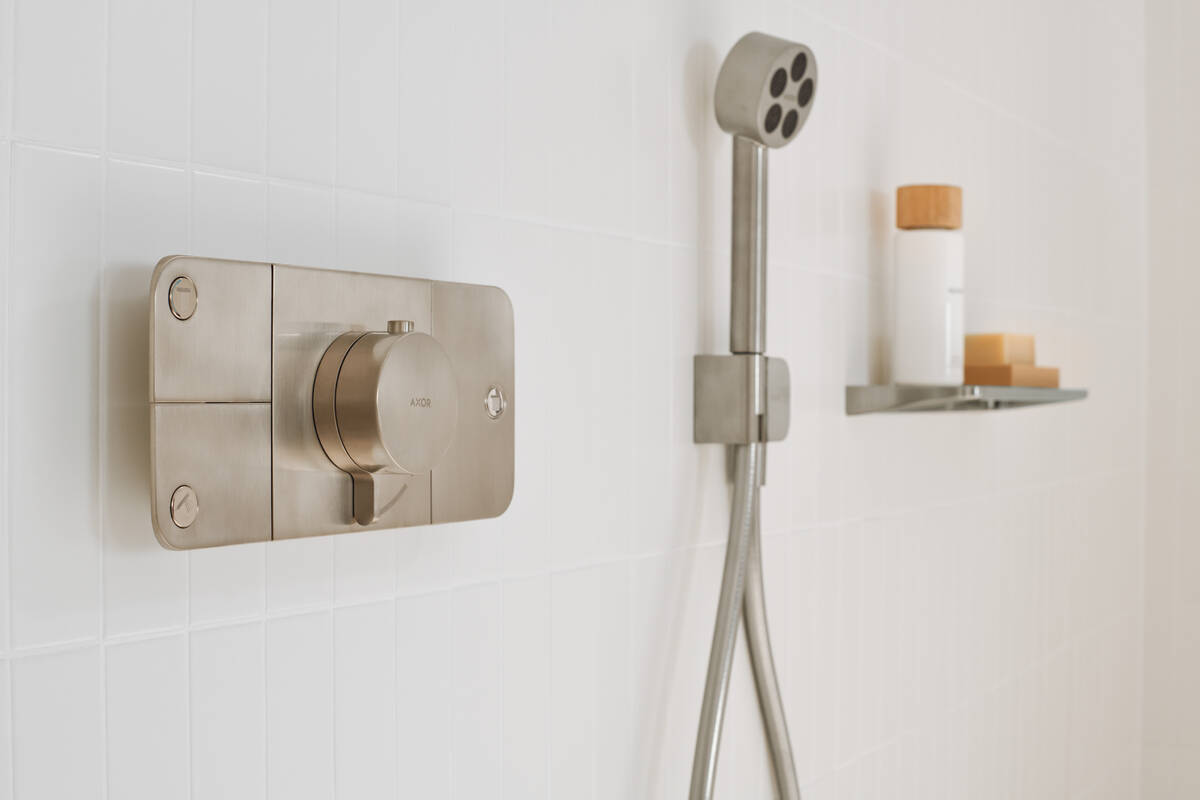 Держатель для ручного душа AXOR One 45723140 Шлифованная бронза