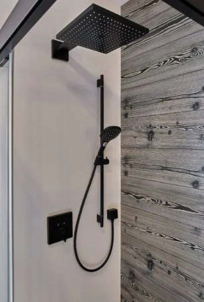 Верхний душ квадратный с настенным держателем HANSGROHE Raindance E 26238670 300, 1jet, цвет Чёрный матовый
