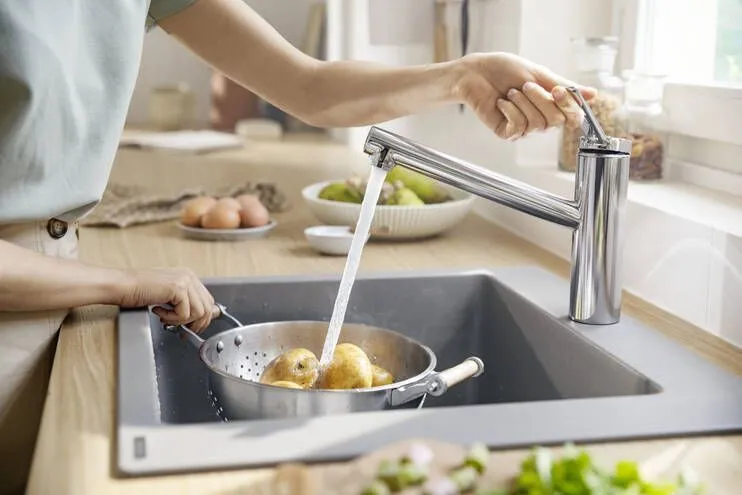 Смеситель однорычажный для кухни HANSGROHE ZESIS M33 1 JET 74811000 150 мм, c EcoSmart, хром