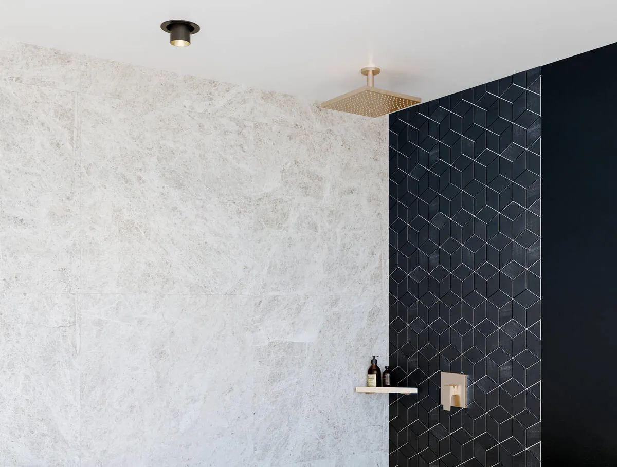 Наружная часть смесителя для душа Hansgrohe Metropol 32565670 чёрный матовый