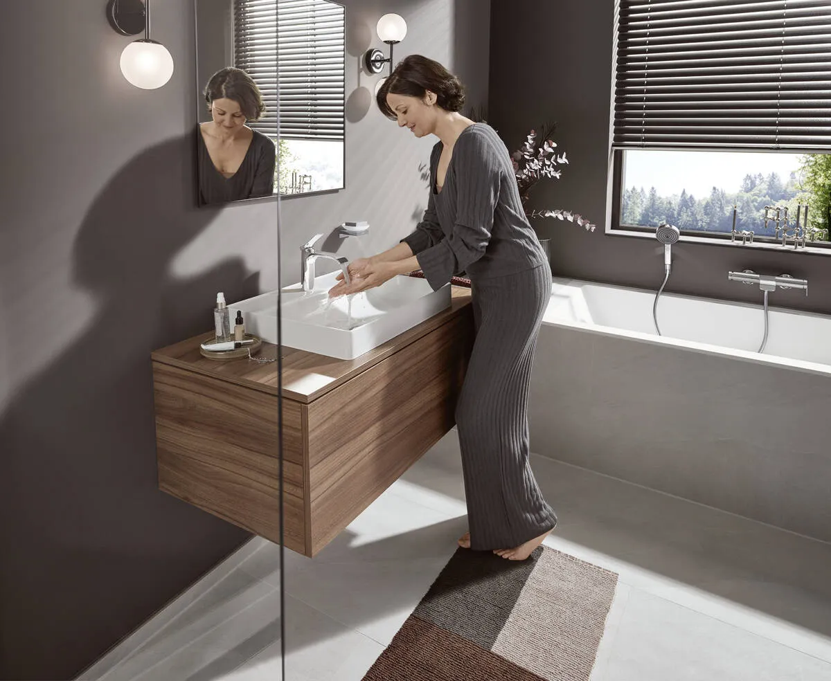 Смеситель для раковины HANSGROHE Vivenis 75020000 110 мм, со сливным гарнитуром, хром